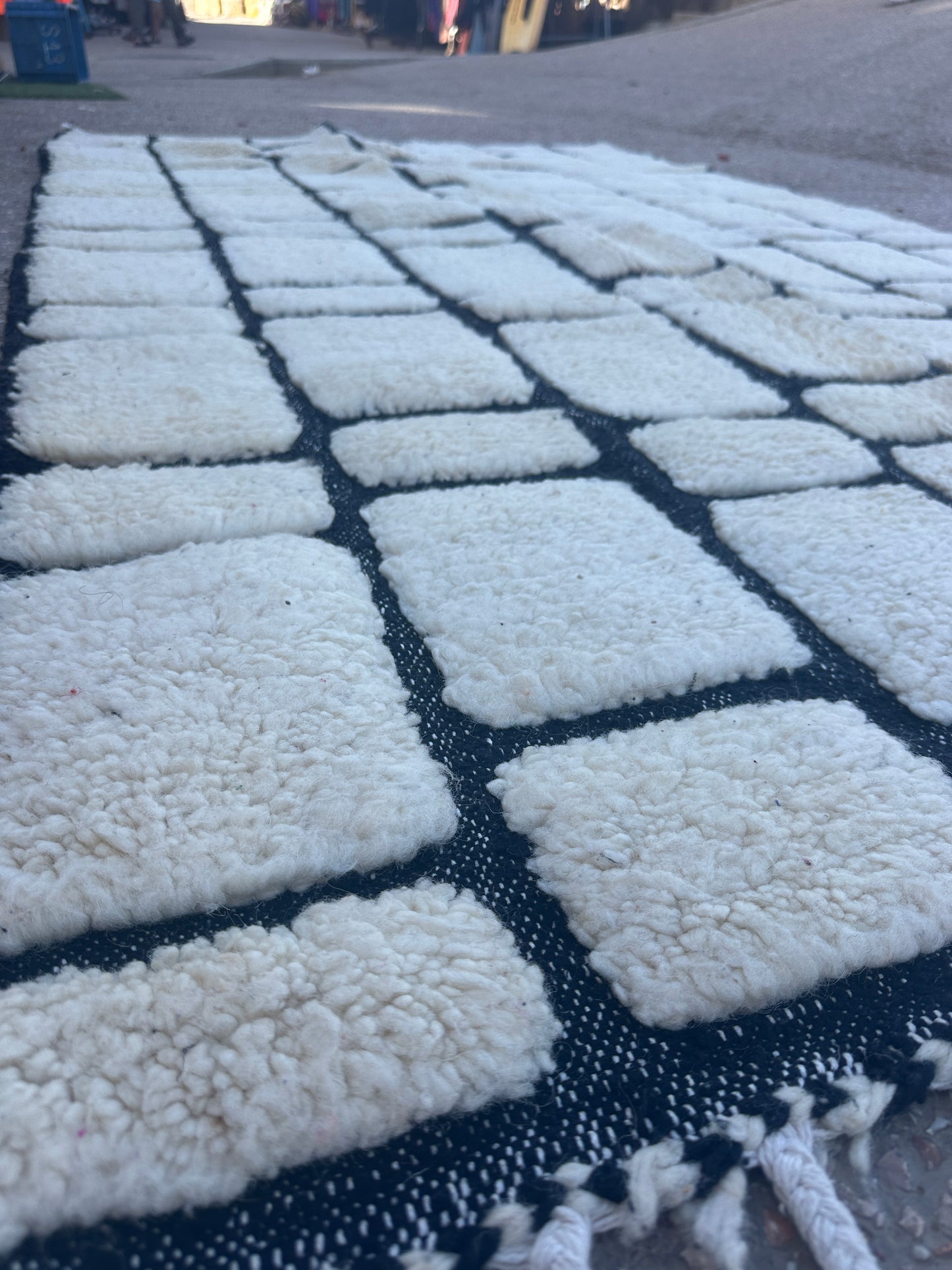 Beni Ouarain Rug size 250 x 150 cm || 8.2 x 4.92 ft