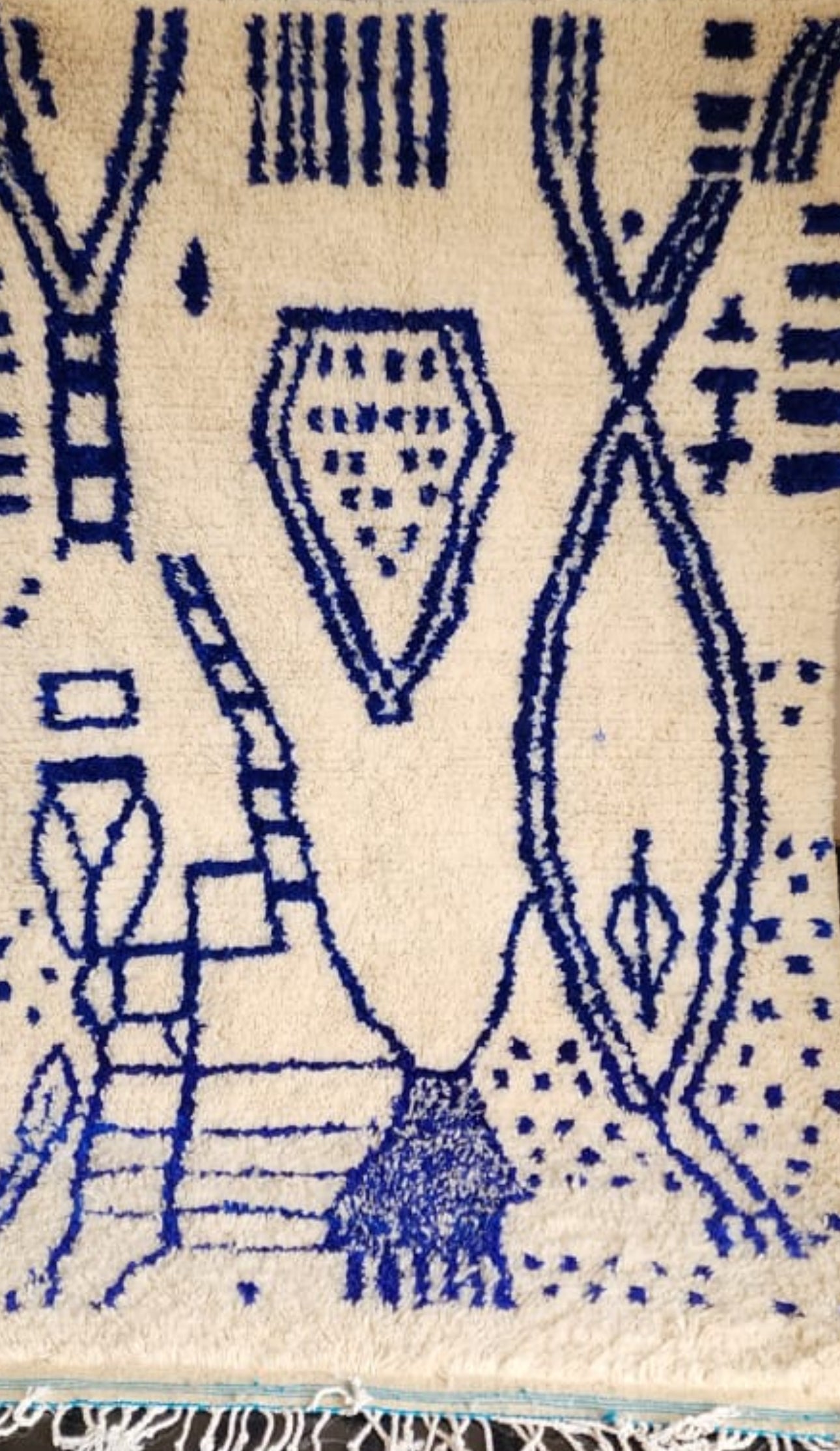 Handmade Azilal Rug, size 250 x 150 cm || 8.2 x 4.92 ft