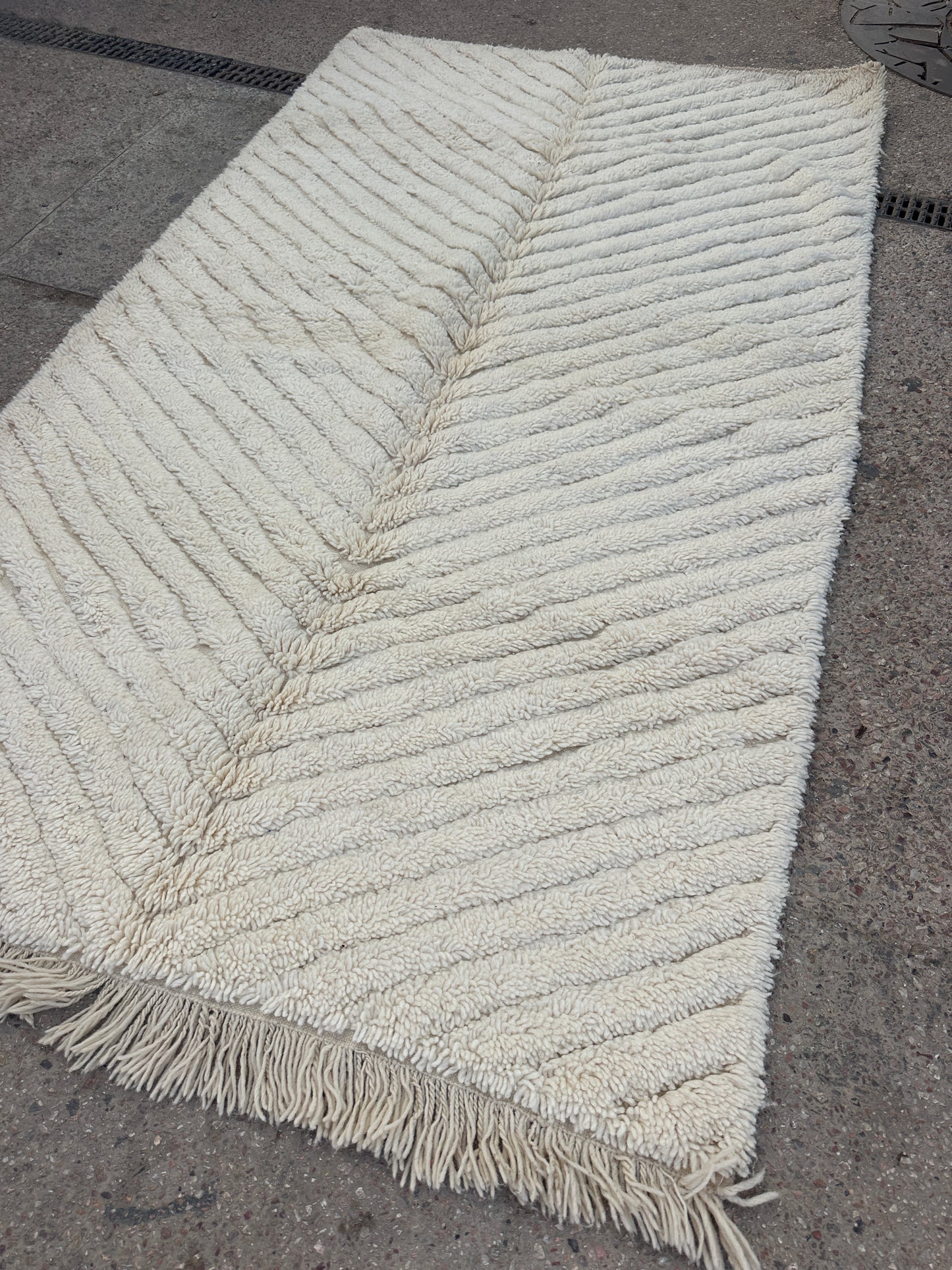 Handmade Beni Ouarain, size 250 x 150 cm || 8.2 x 4.92 ft
