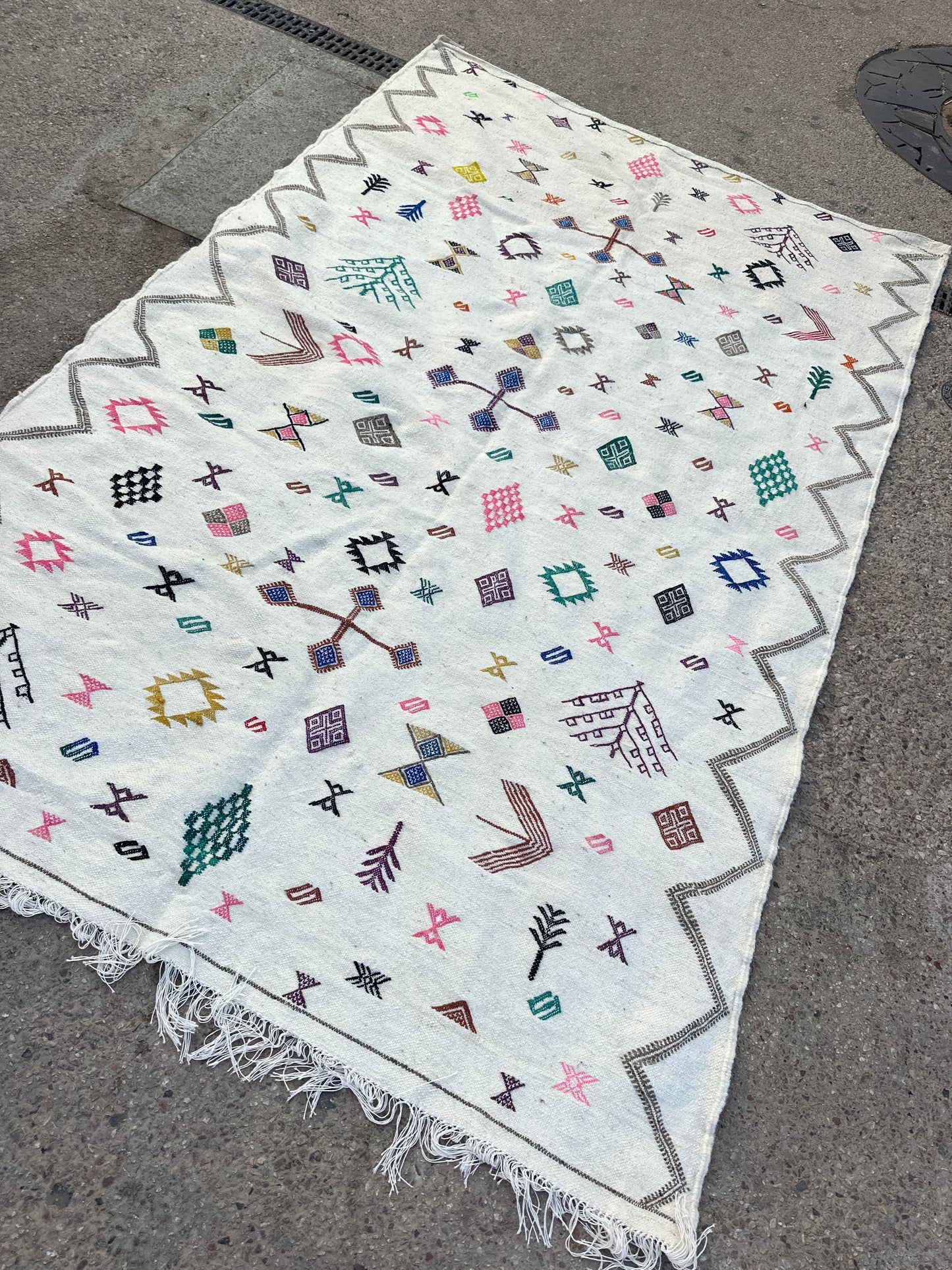 Handmade Kelim Rug, size 250 x 150 cm || 8.2 x 4.92 ft