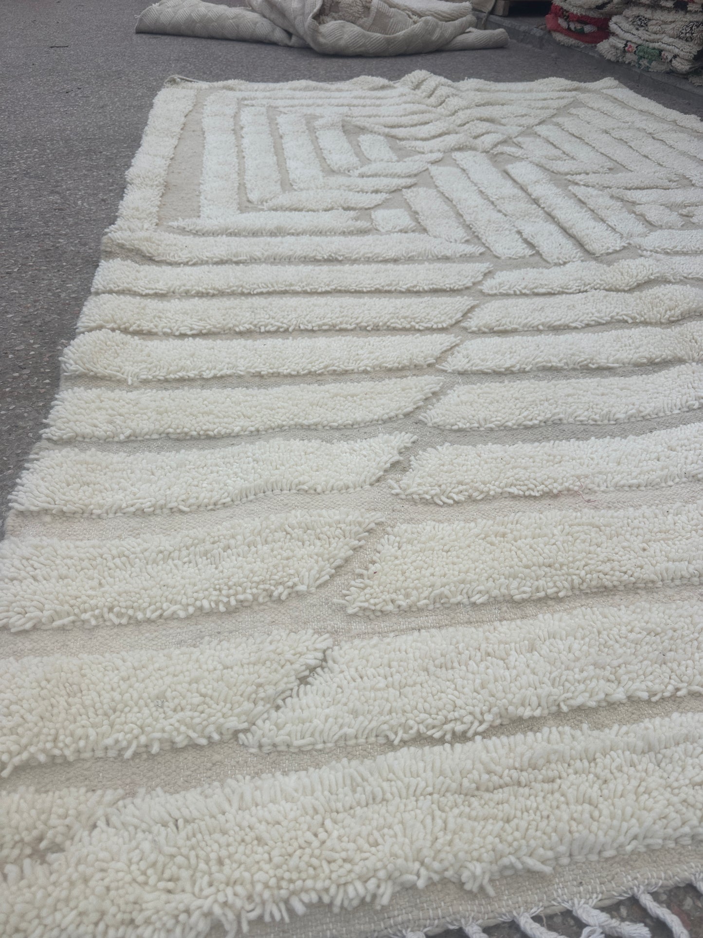 Beni Ouarain Rug size 300 x 200 cm || 9.84 x 6.56 ft