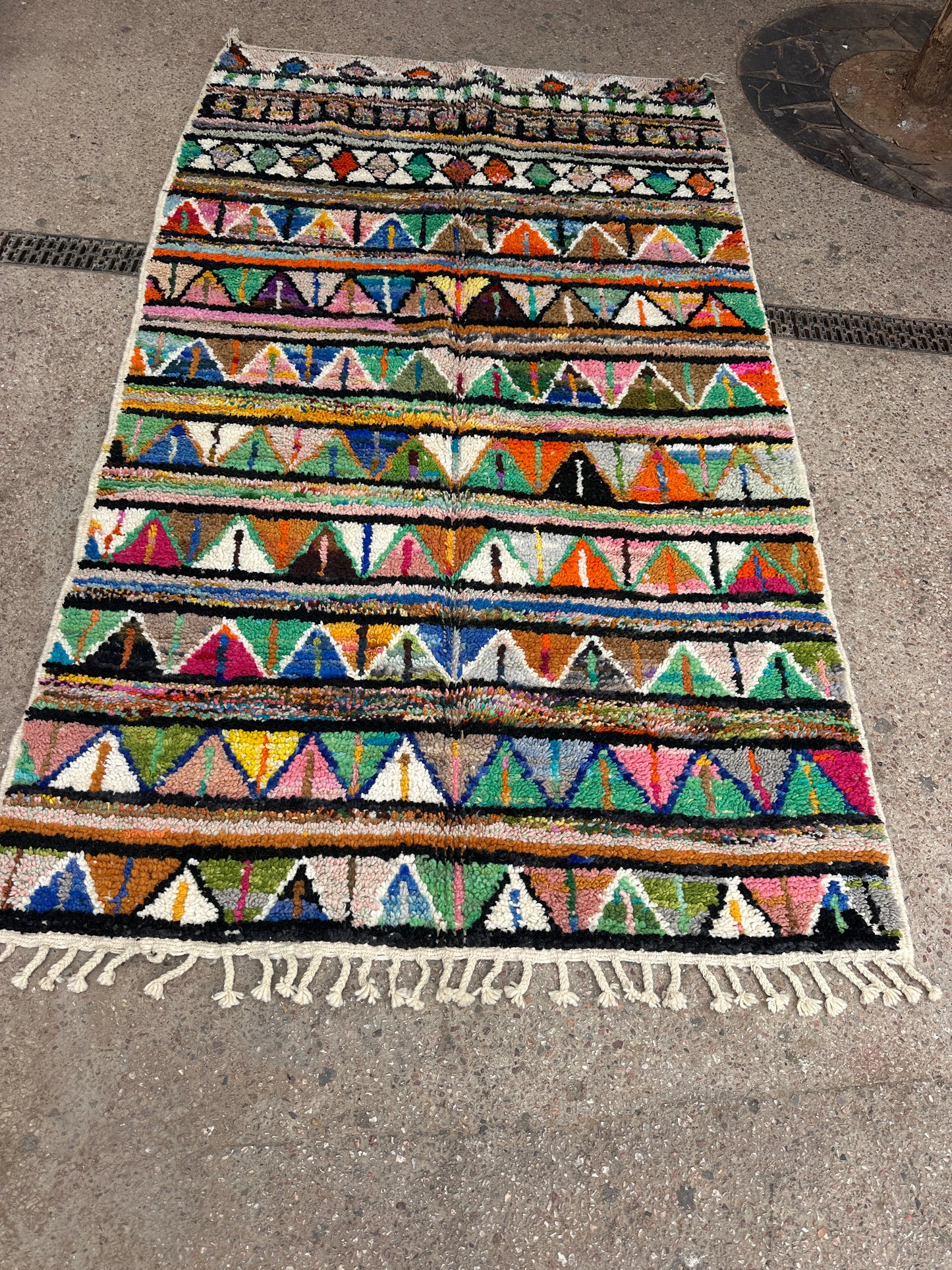 Handmade Beni Ouarain, size 250 x 150 cm || 8.2 x 4.92 ft