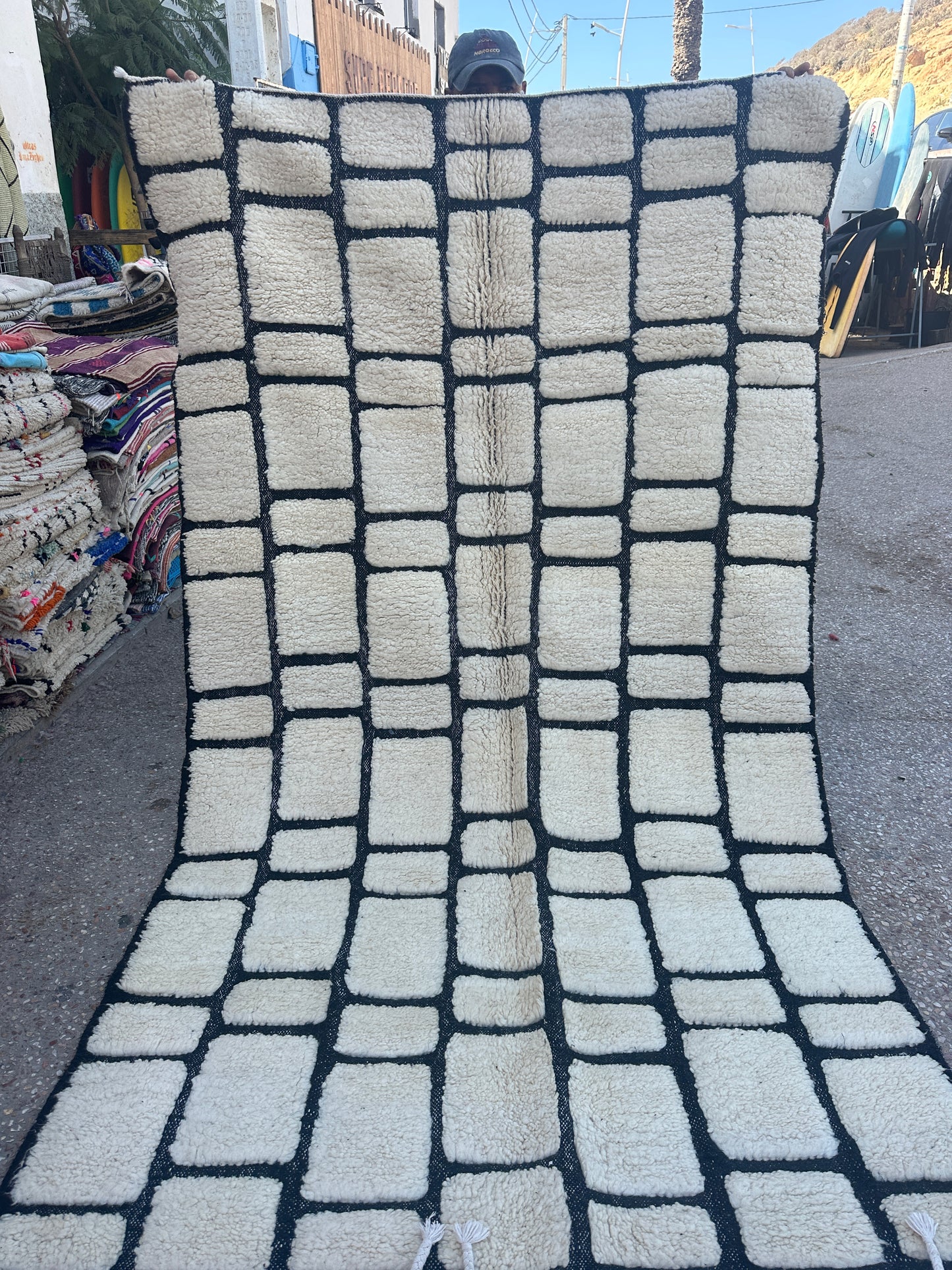 Beni Ouarain Rug size 250 x 150 cm || 8.2 x 4.92 ft