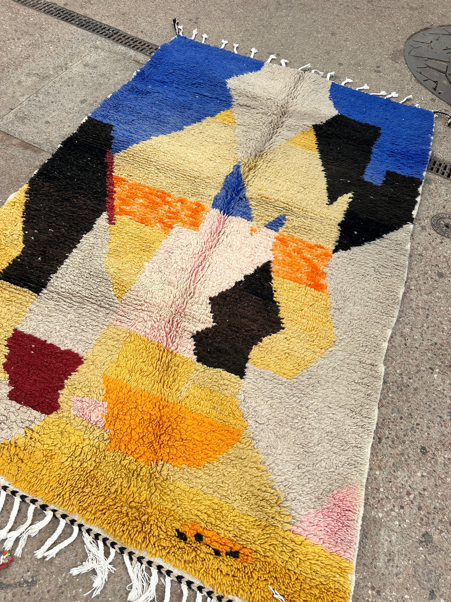 Handmade Beni Ouarain, size 250 x 150 cm || 8.2 x 4.92 ft