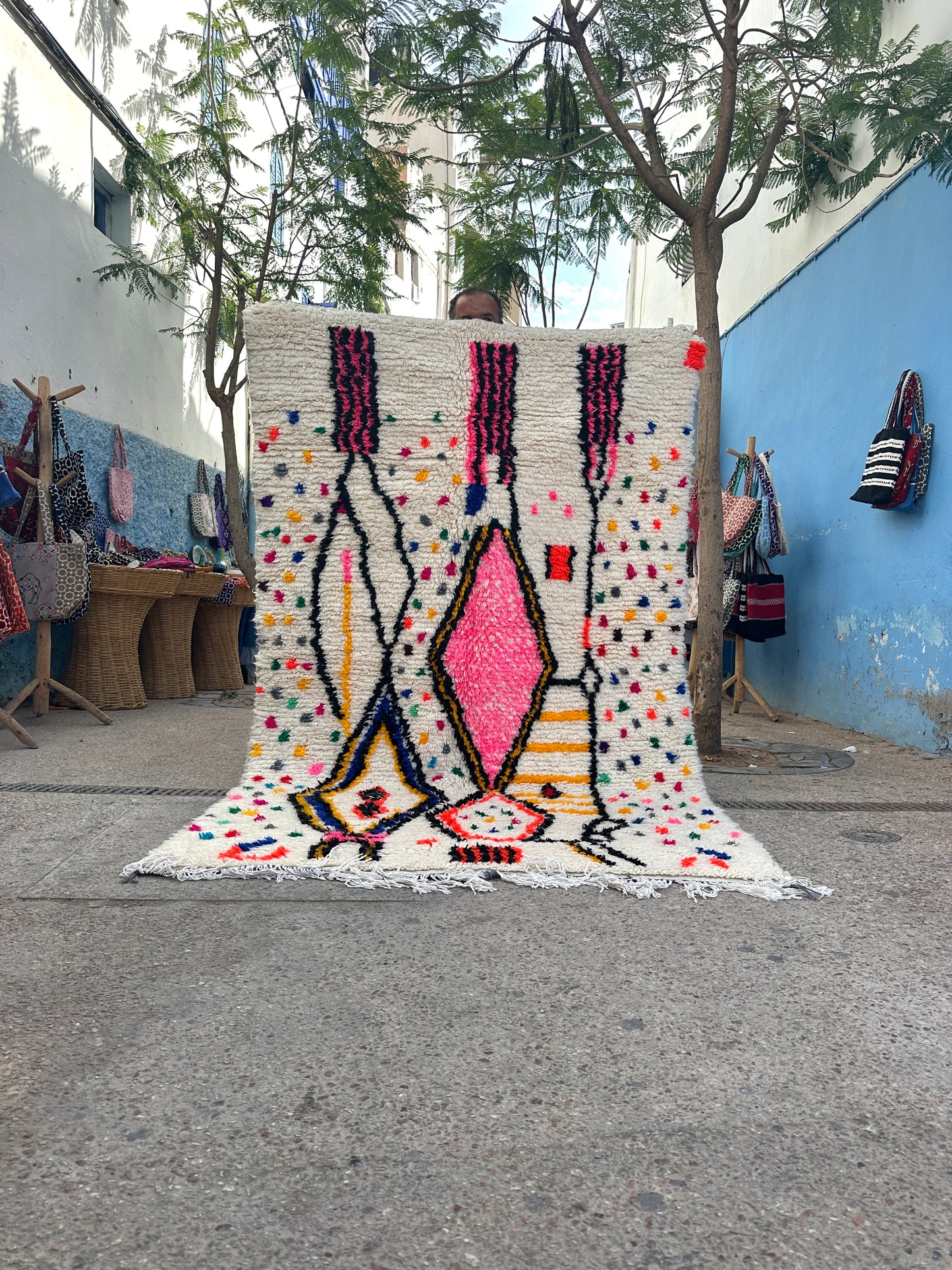 Handmade Azilal Rug, size 250 x 150 cm || 8.2 x 4.92 ft