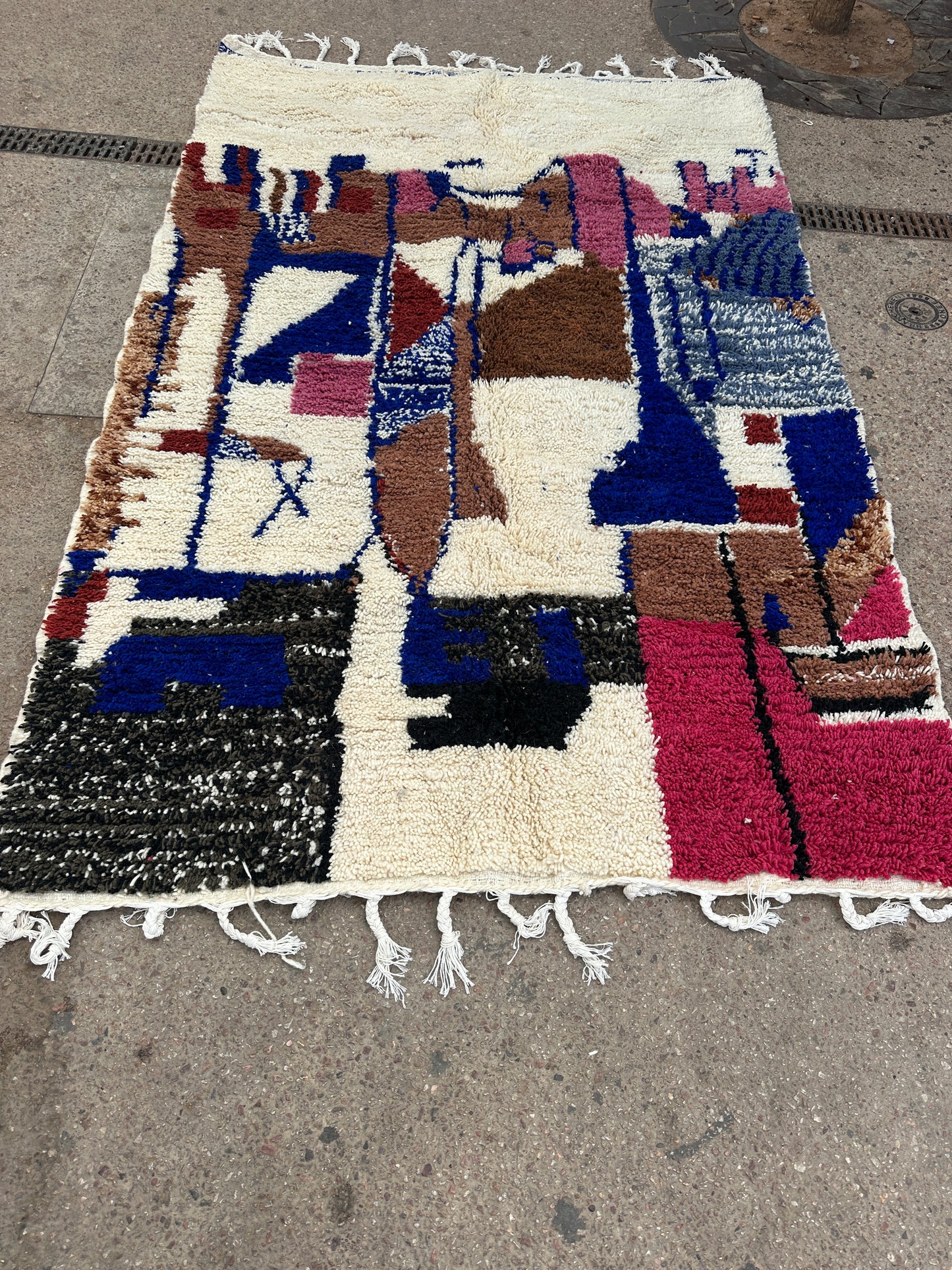 Handmade Beni Ouarain, size 250 x 150 cm || 8.2 x 4.92 ft