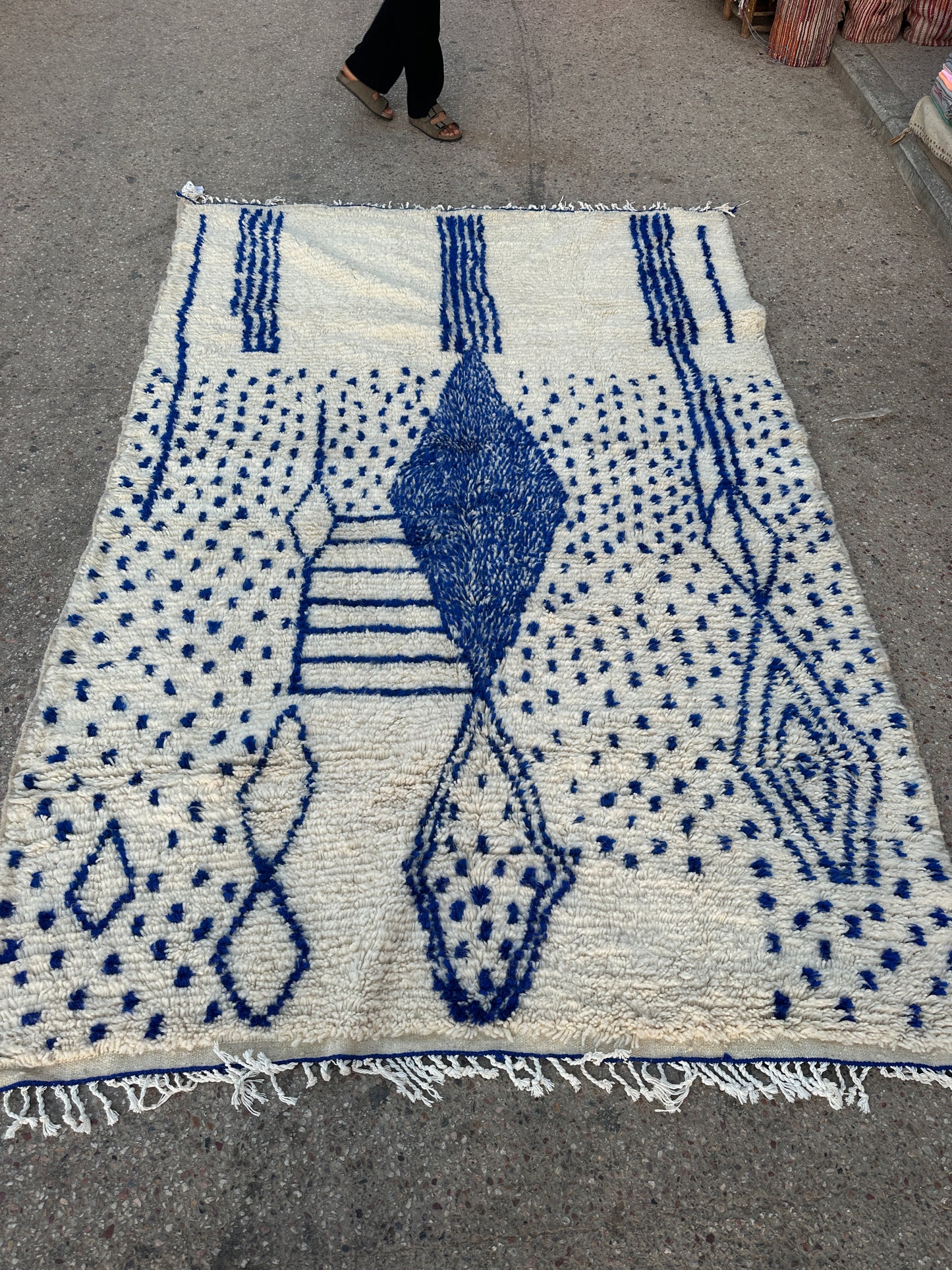 Handmade Azilal Rug, size 300 x 200 cm || 9.84 x 6.56 ft