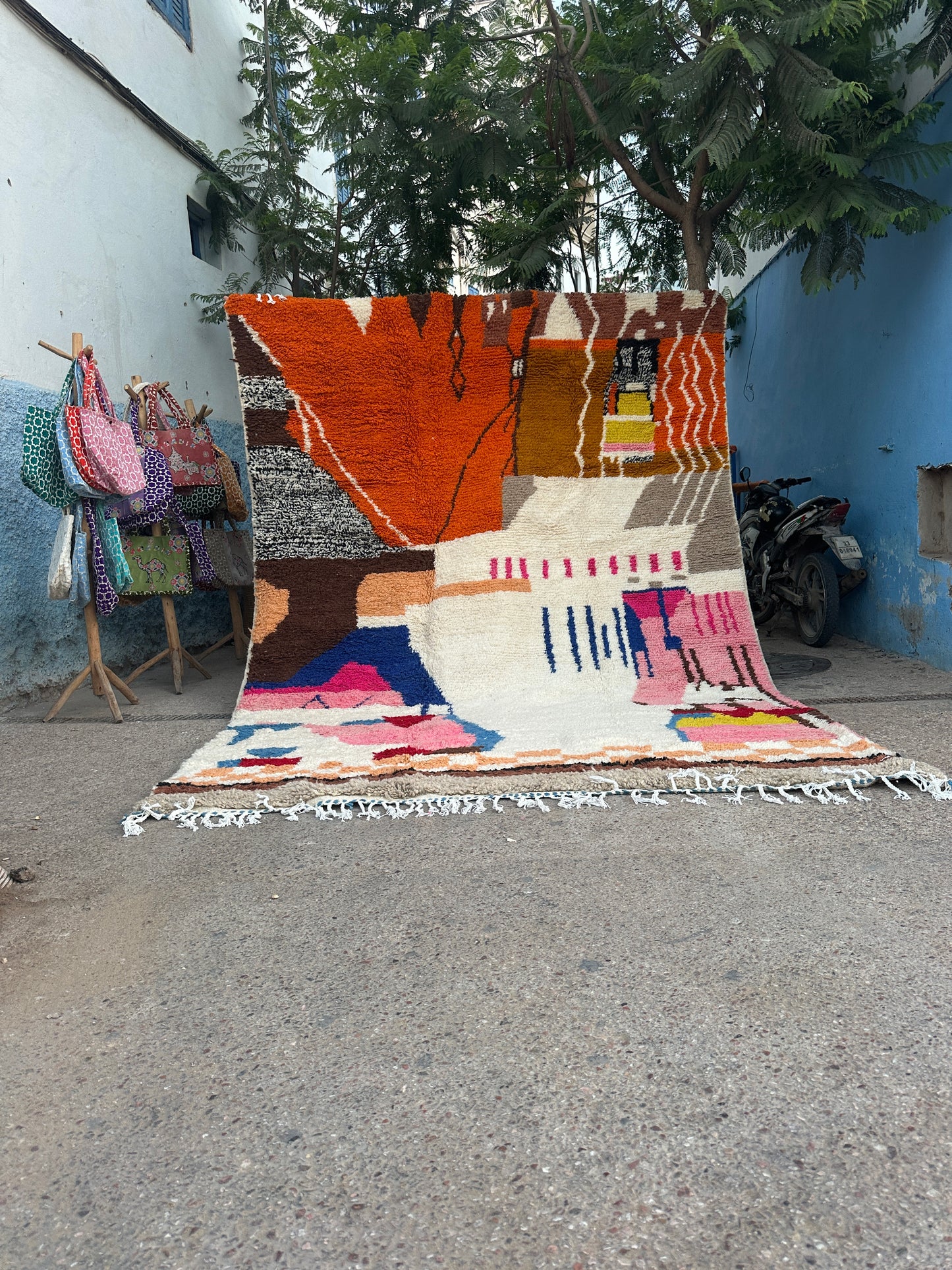 Handmade Beni Ouarain, size 350 x 250 cm ||