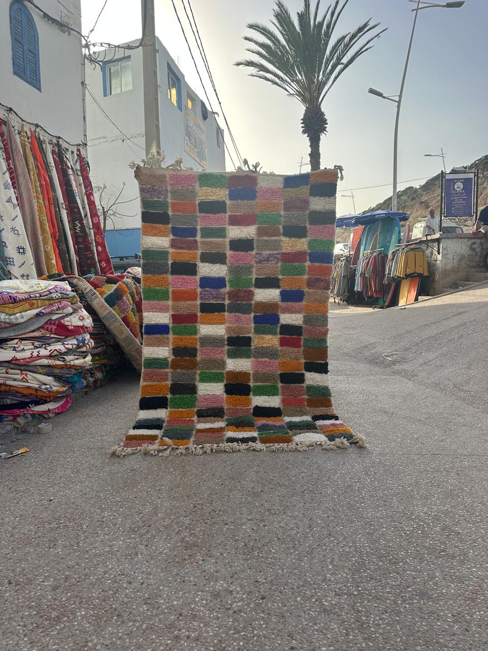Handmade Azilal Rug, size 250 x 150 cm || 8.2 x 4.92 ft