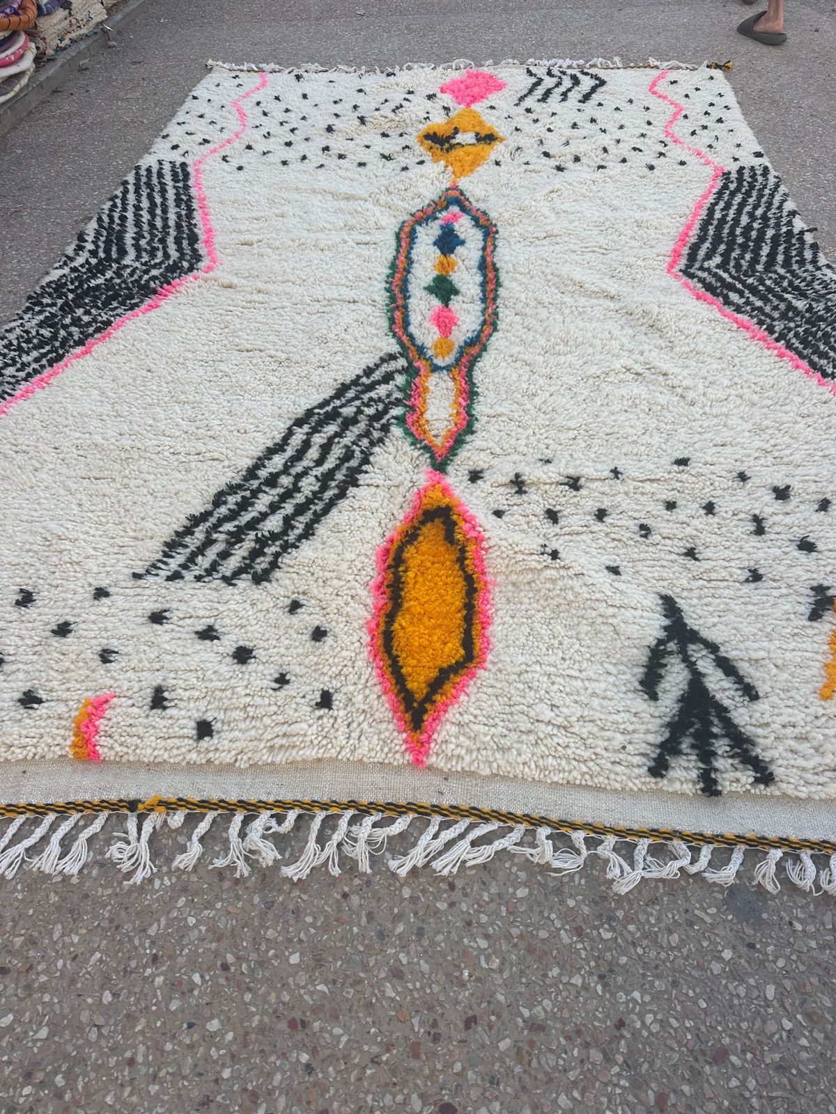 Handmade Azilal Rug, size 300 x 200 cm || 9.84 x 6.56 ft