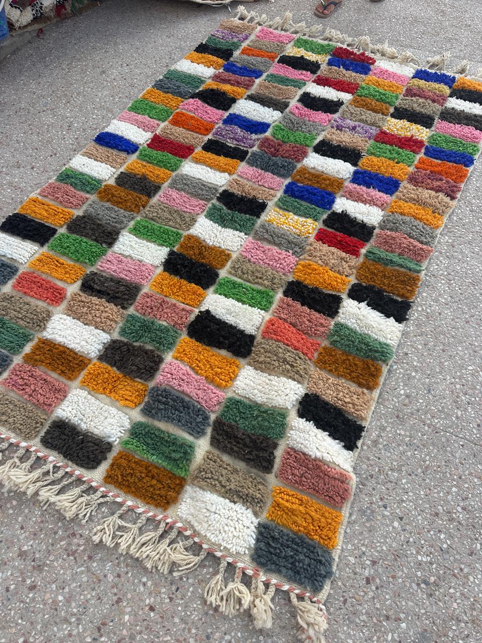 Handmade Azilal Rug, size 250 x 150 cm || 8.2 x 4.92 ft