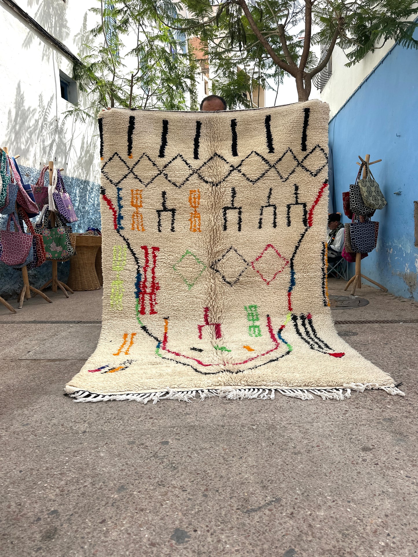 Handmade Beni Ouarain, size 250 x 150 cm || 8.2 x 4.92 ft