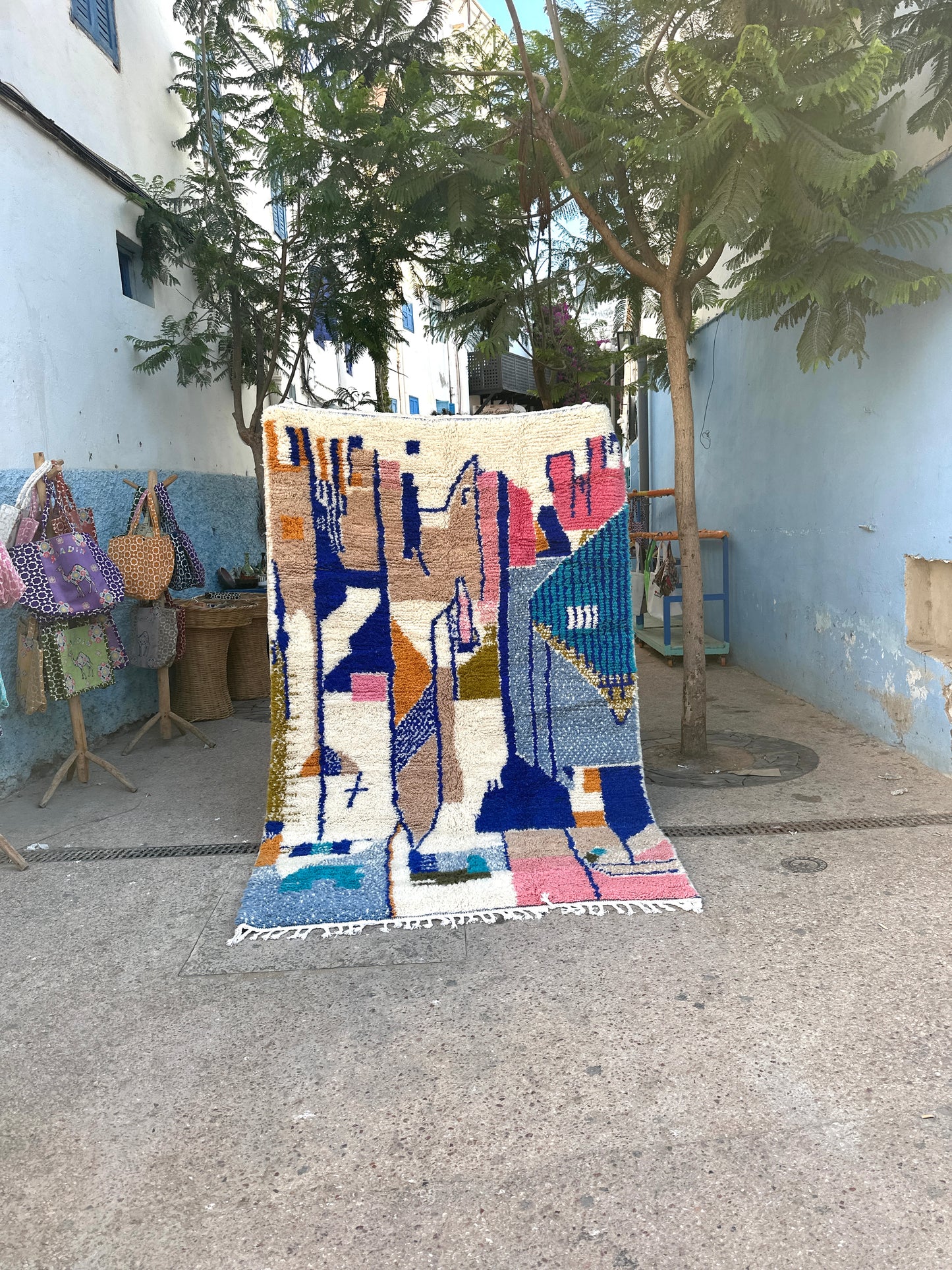 Handmade Beni Ouarain, size 250 x 150 cm || 8.2 x 4.92 ft