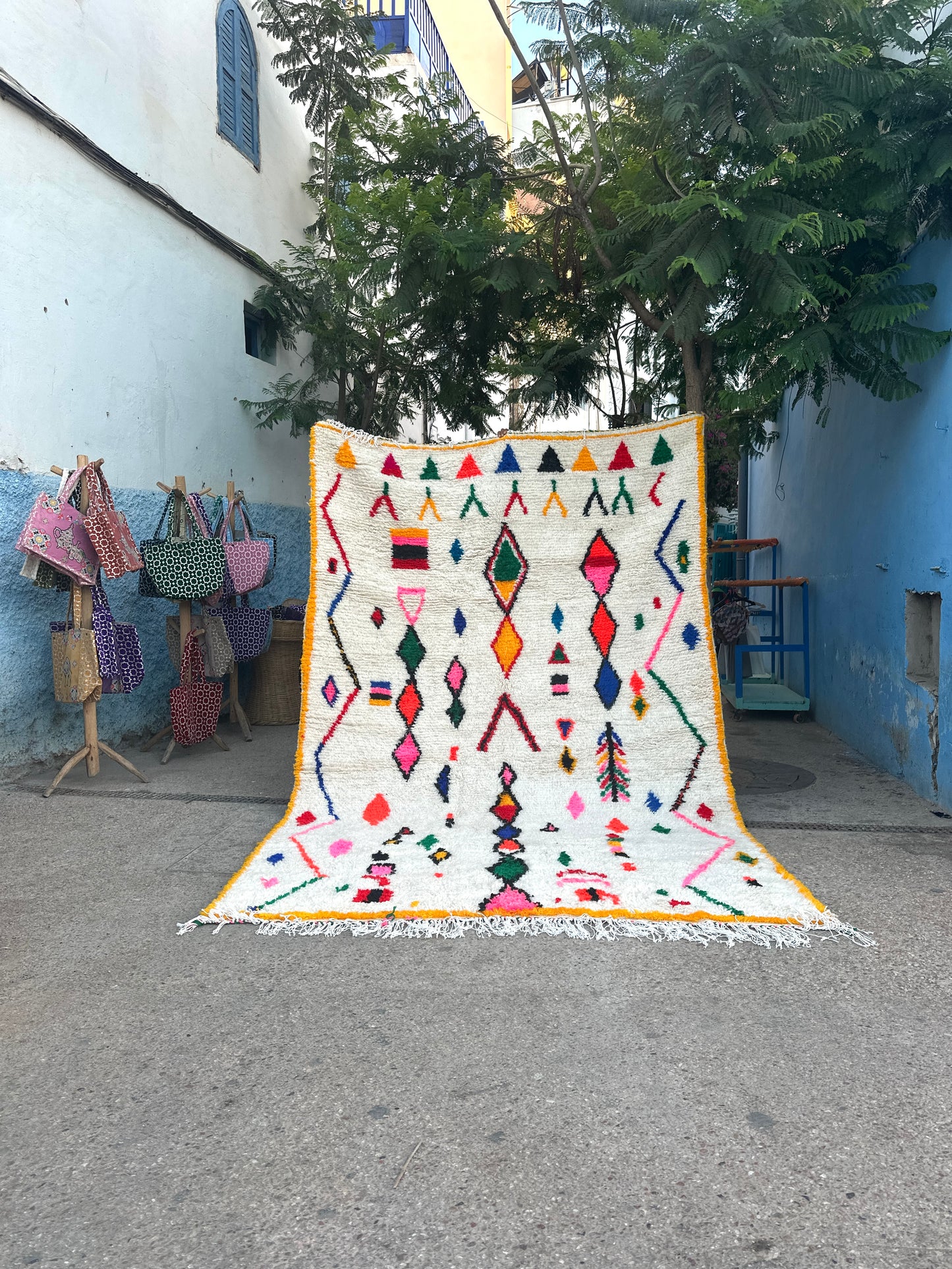 Handmade Azilal Rug, size 300 x 200 cm || 9.84 x 6.56 ft