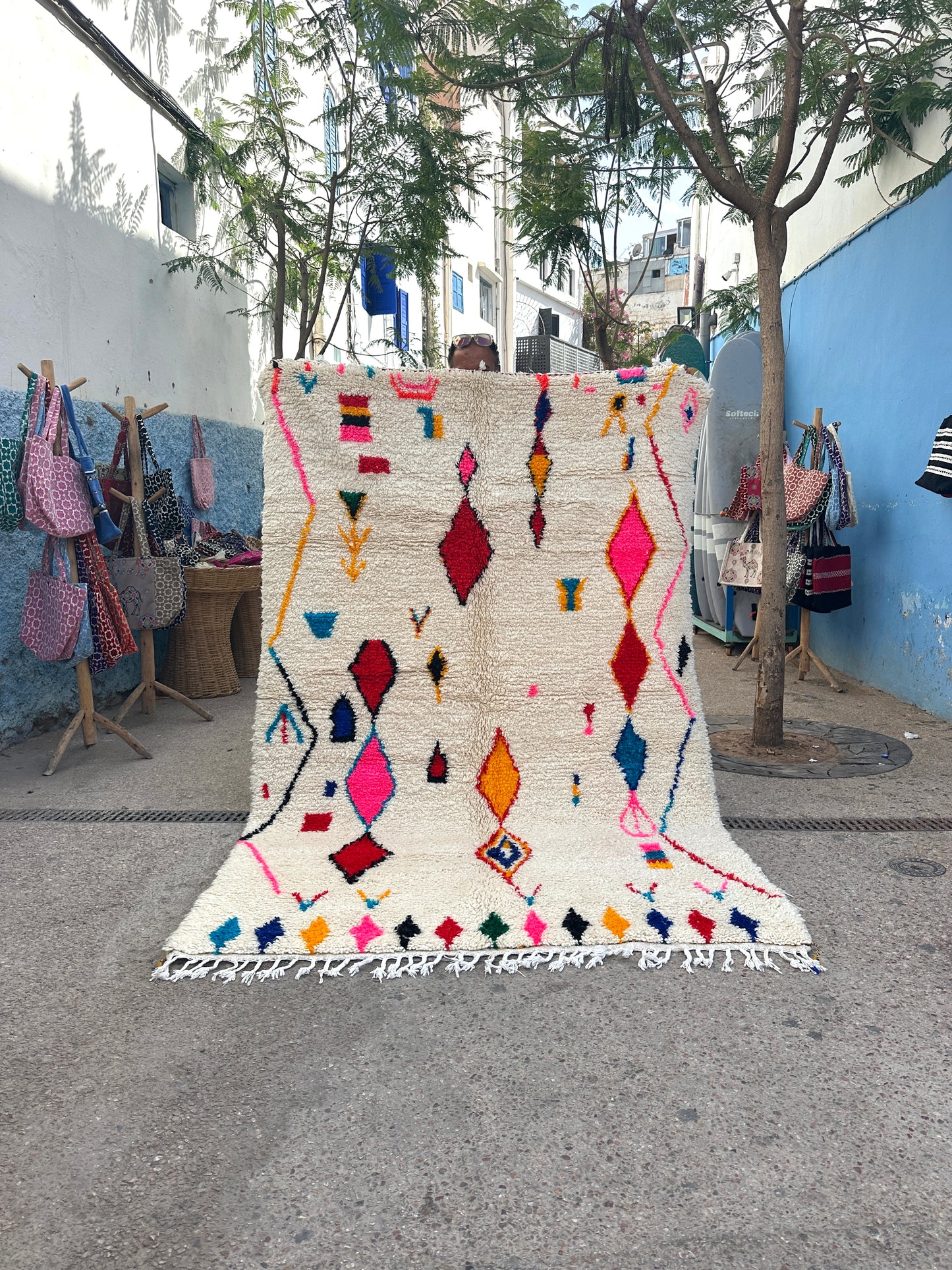Handmade Azilal Rug, size 250 x 150 cm || 8.2 x 4.92 ft