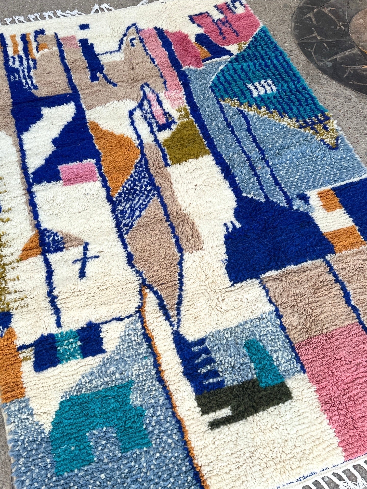 Handmade Beni Ouarain, size 250 x 150 cm || 8.2 x 4.92 ft