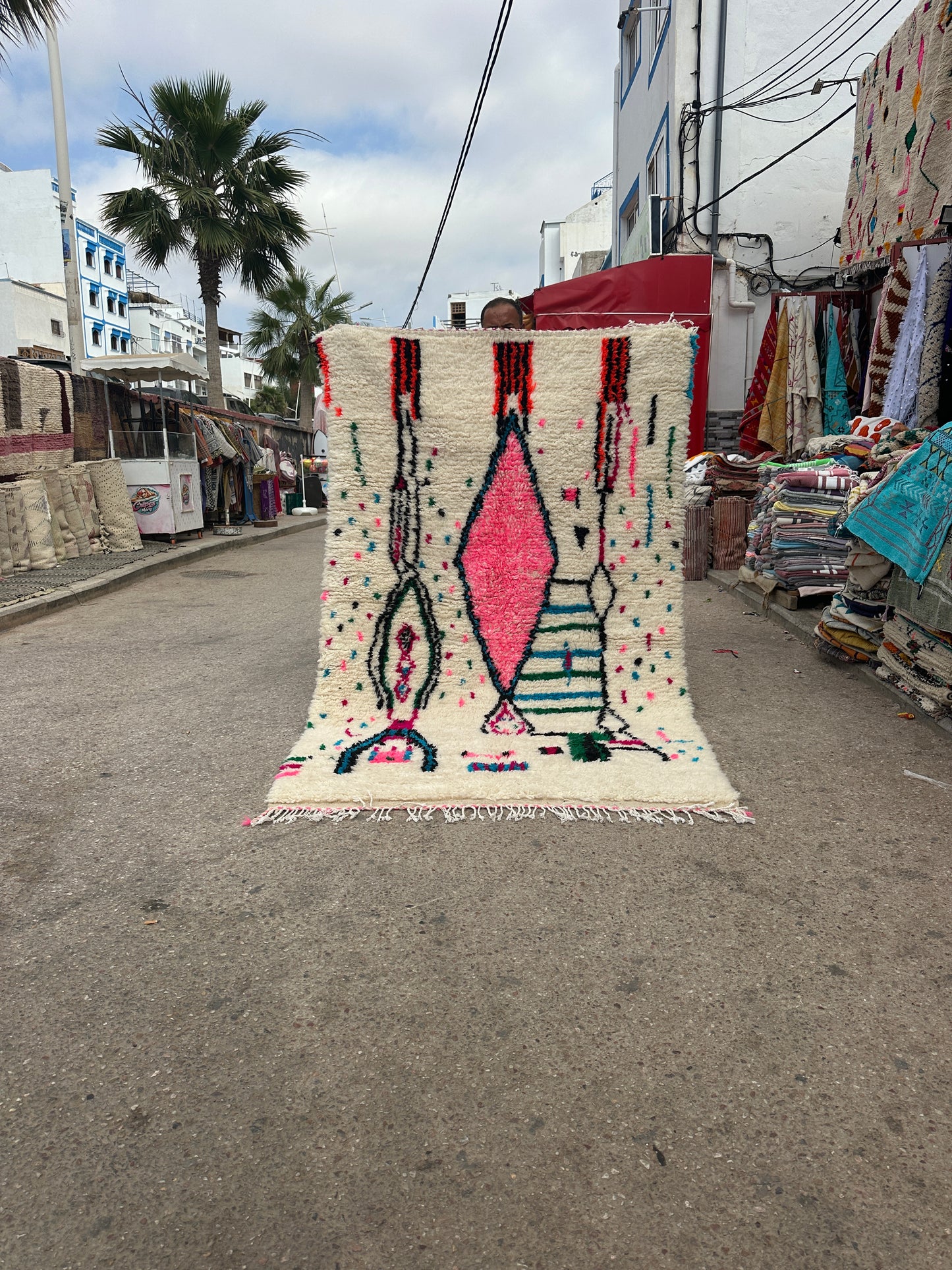 Handmade Azilal Rug, size 250 x 150 cm || 8.2 x 4.92 ft