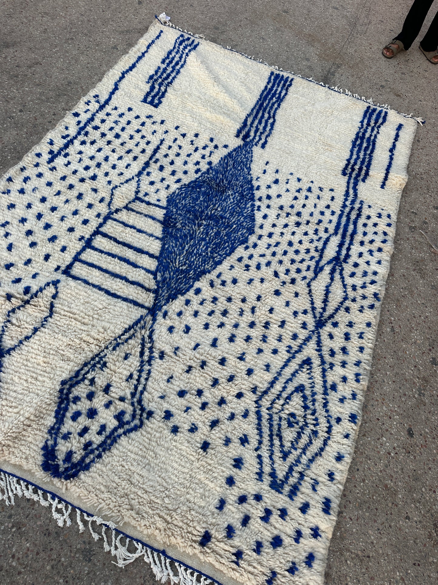 Handmade Azilal Rug, size 300 x 200 cm || 9.84 x 6.56 ft