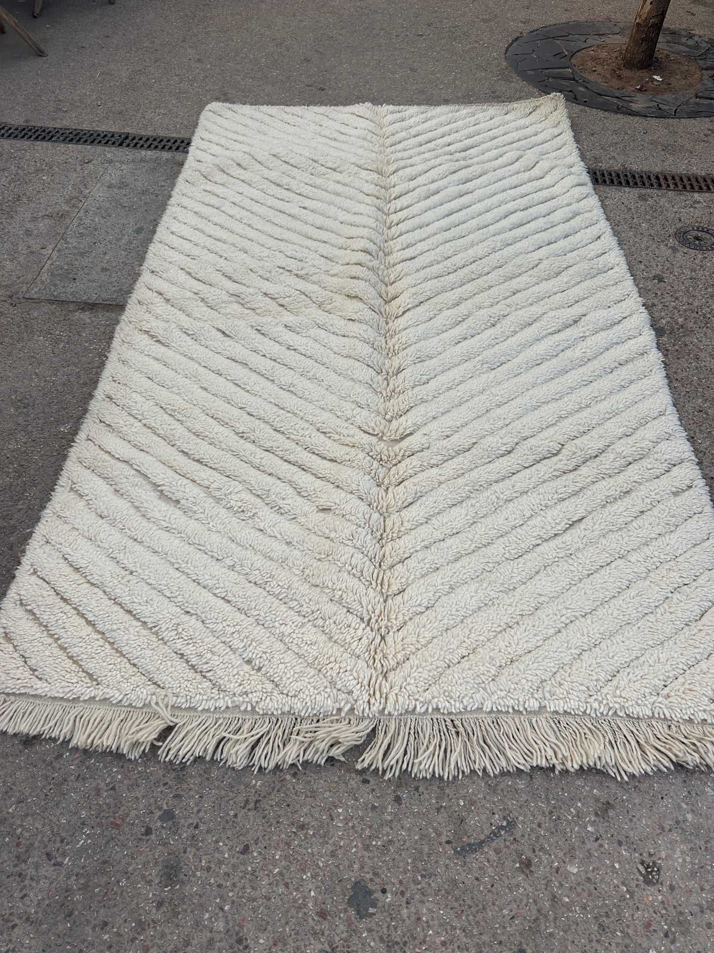 Handmade Beni Ouarain, size 250 x 150 cm || 8.2 x 4.92 ft