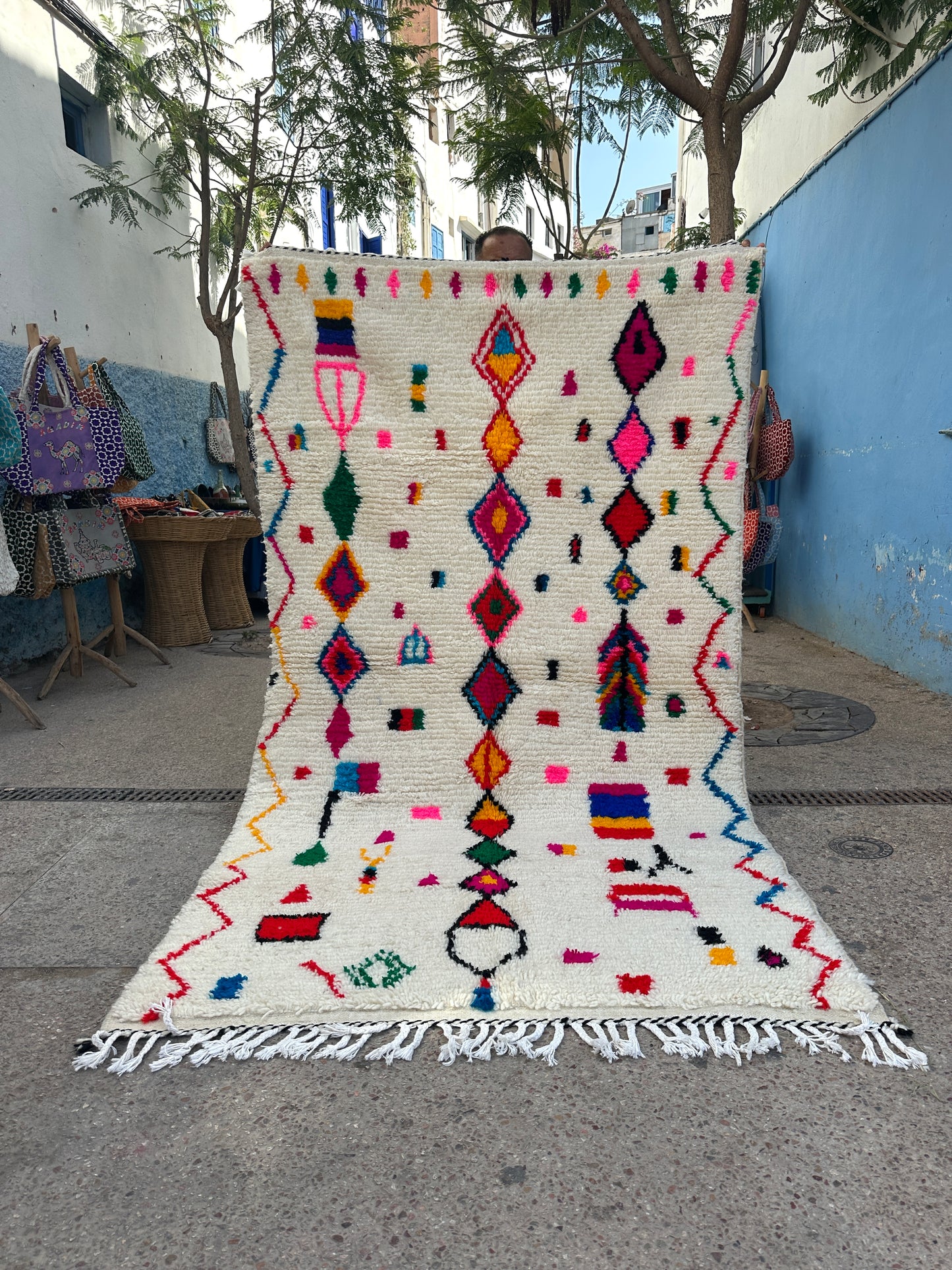 Handmade Azilal Rug, size 250 x 150 cm || 8.2 x 4.92 ft