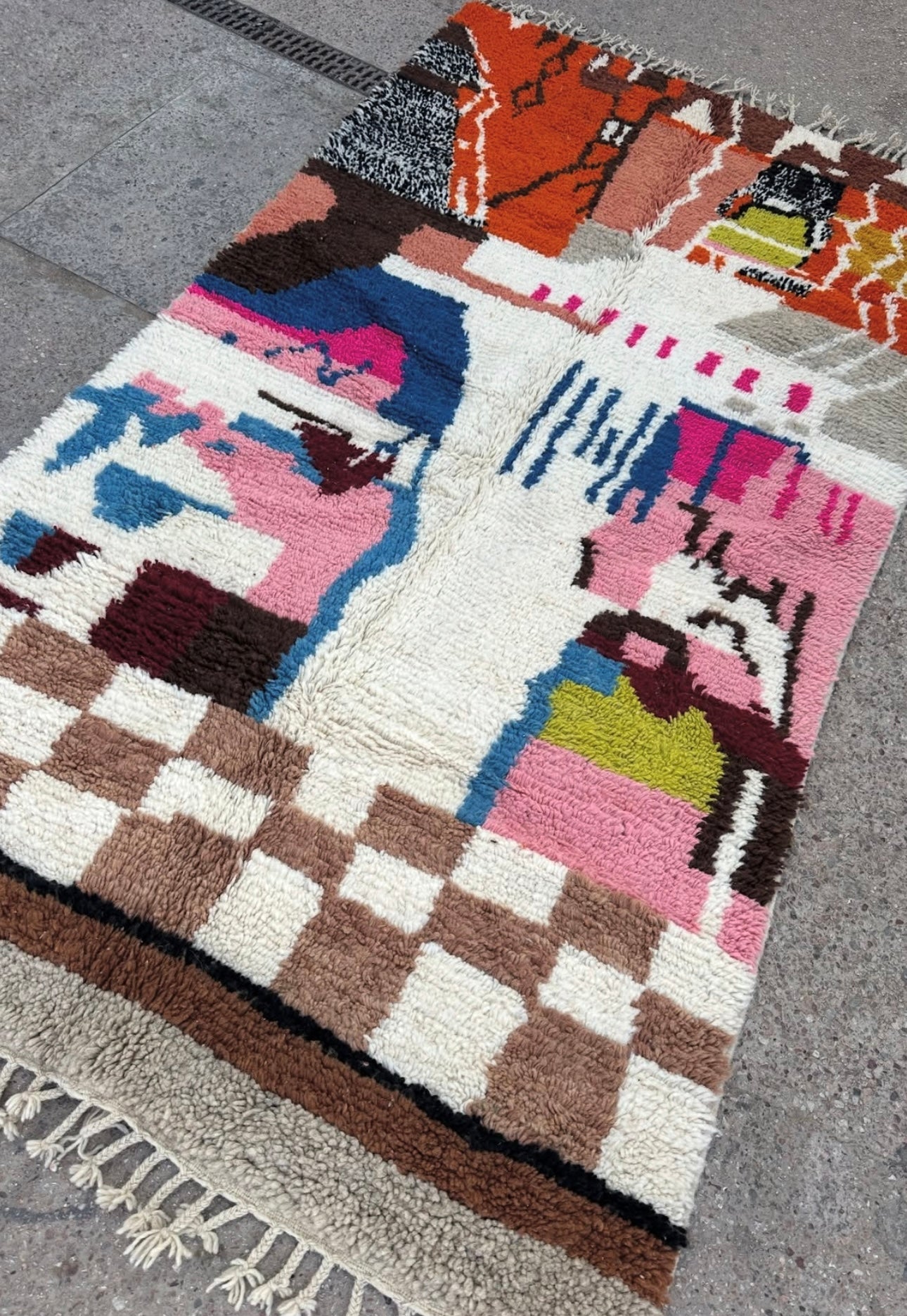 Handmade Beni Ouarain, size 250 x 150 cm || 8.2 x 4.92 ft