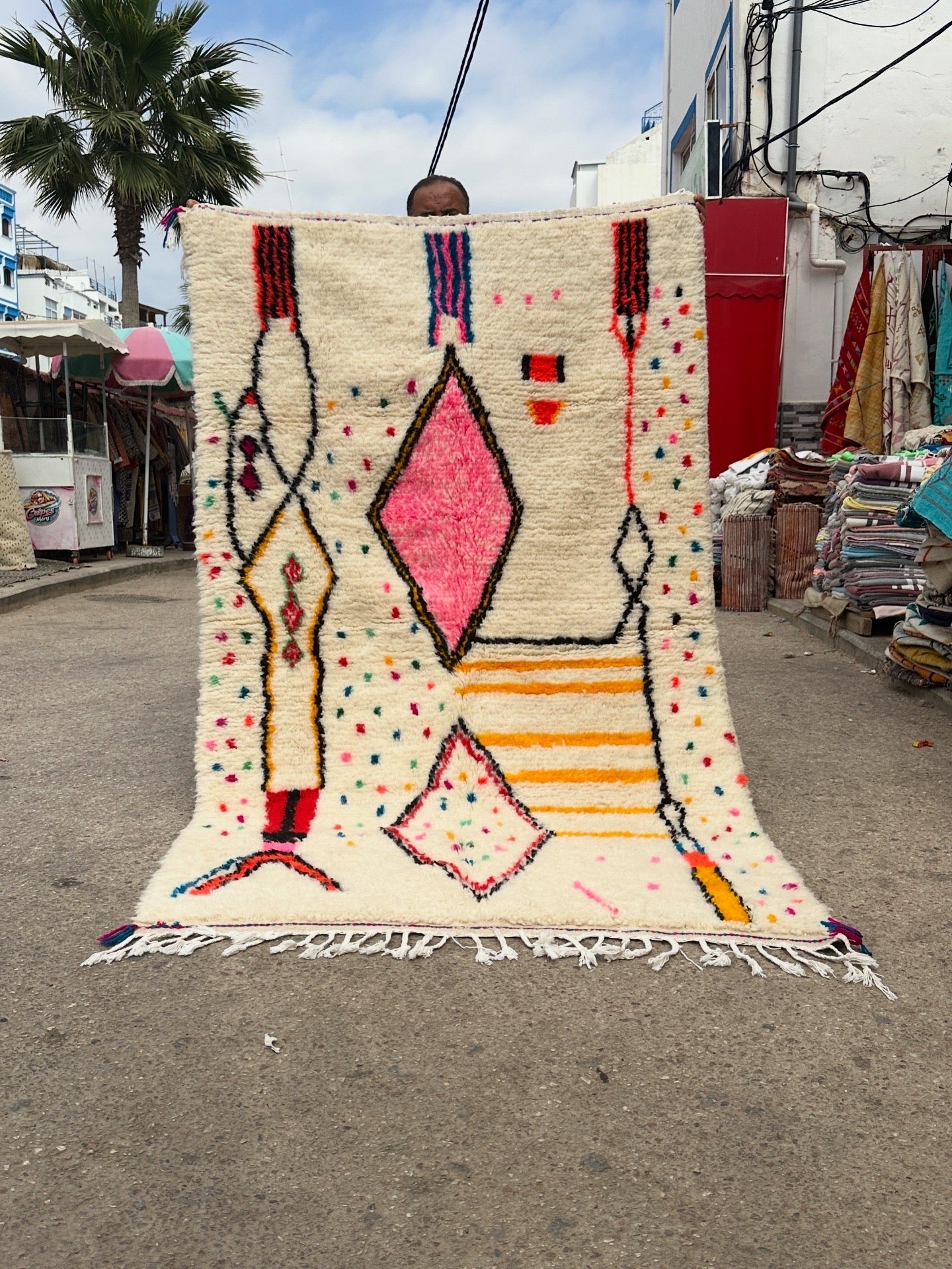 Handmade Azilal Rug, size 250 x 150 cm || 8.2 x 4.92 ft