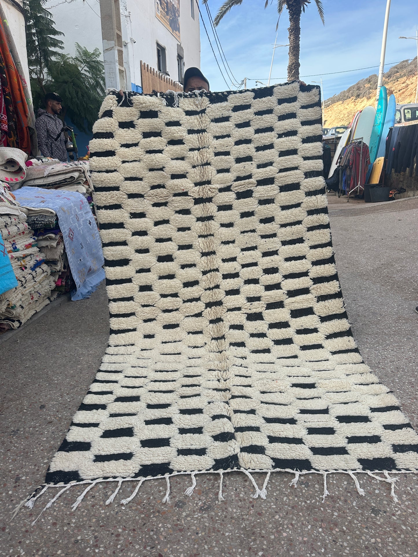 Beni Ouarain Rug size 250 x 150 cm || 8.2 x 4.92 ft