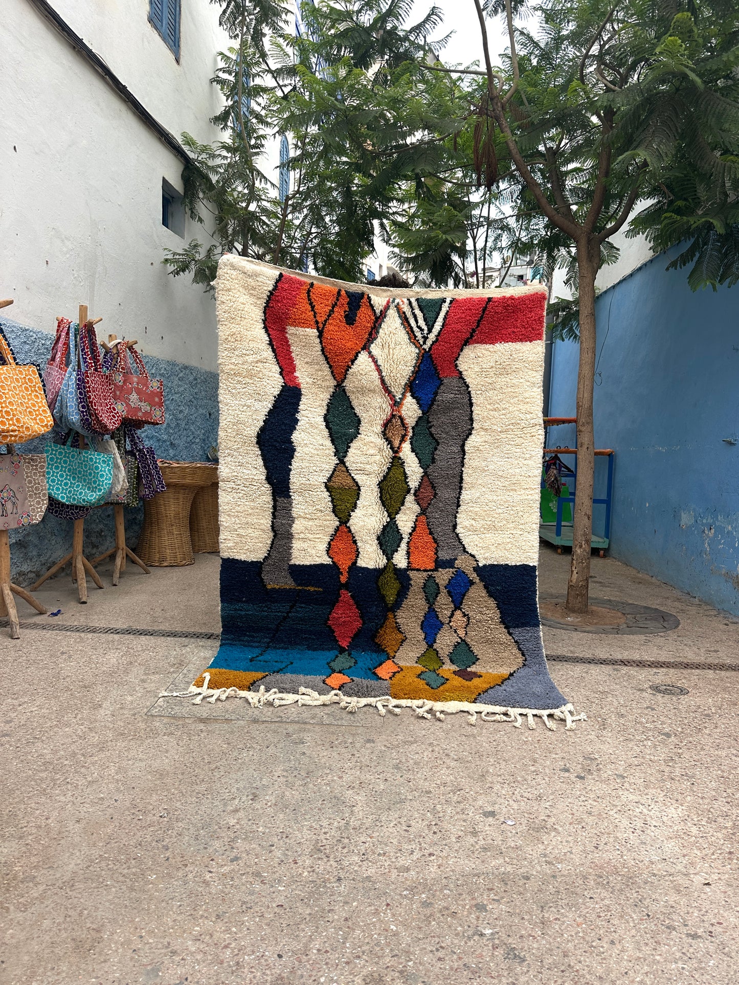 Handmade Beni Ouarain, size 250 x 150 cm || 8.2 x 4.92 ft
