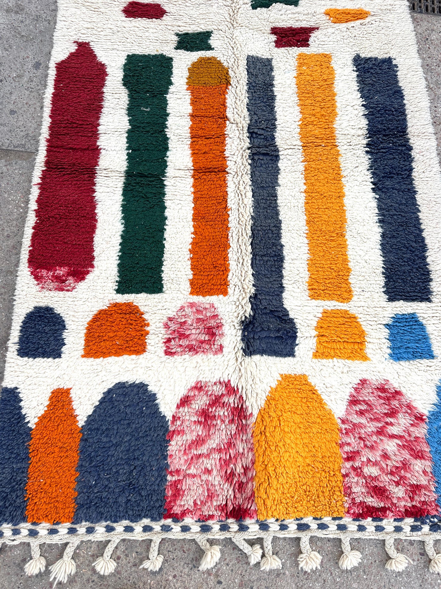 Handmade Beni Ouarain, size 250 x 150 cm || 8.2 x 4.92 ft