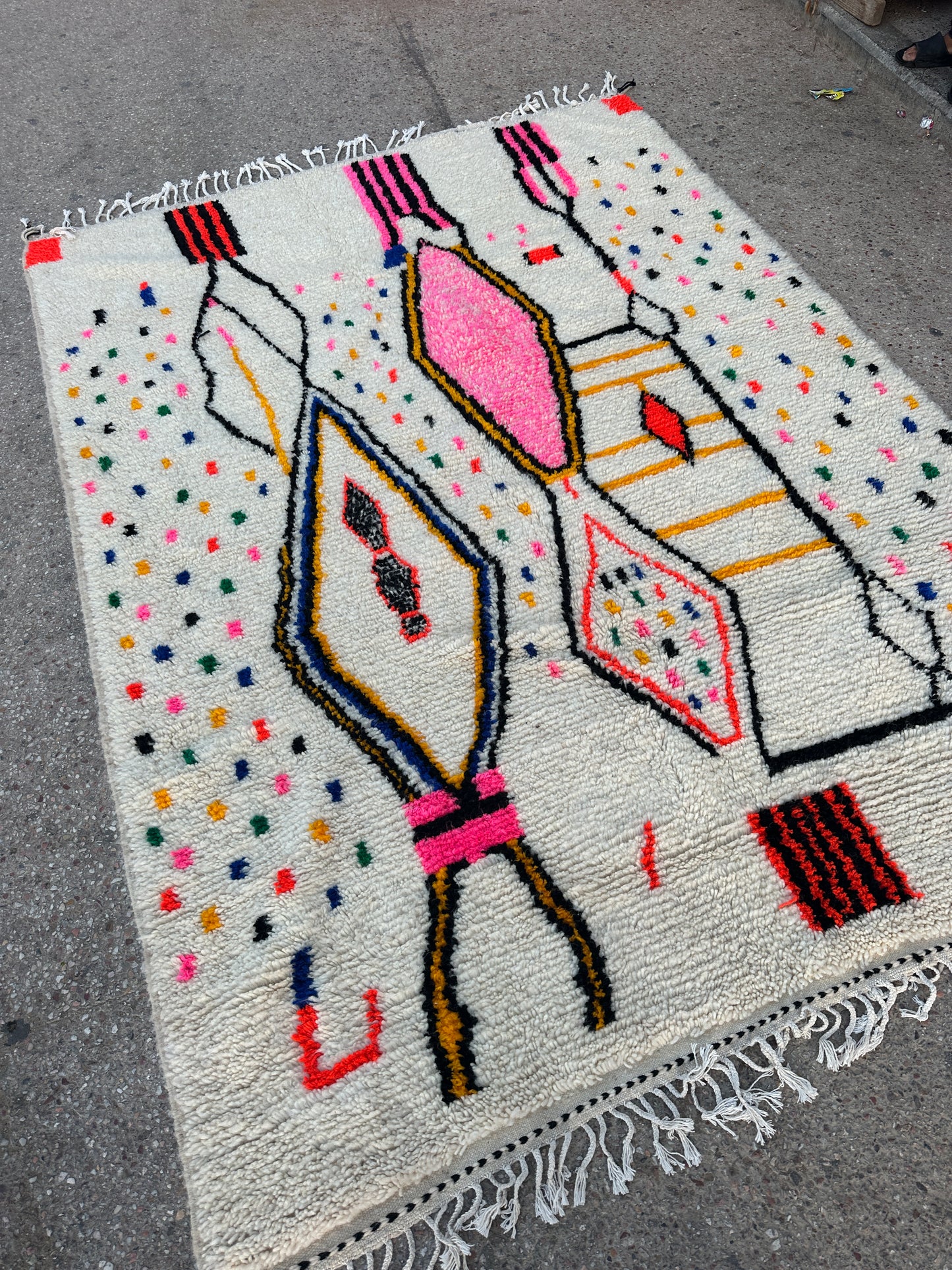 Handmade Azilal Rug, size 300 x 200 cm || 9.84 x 6.56 ft