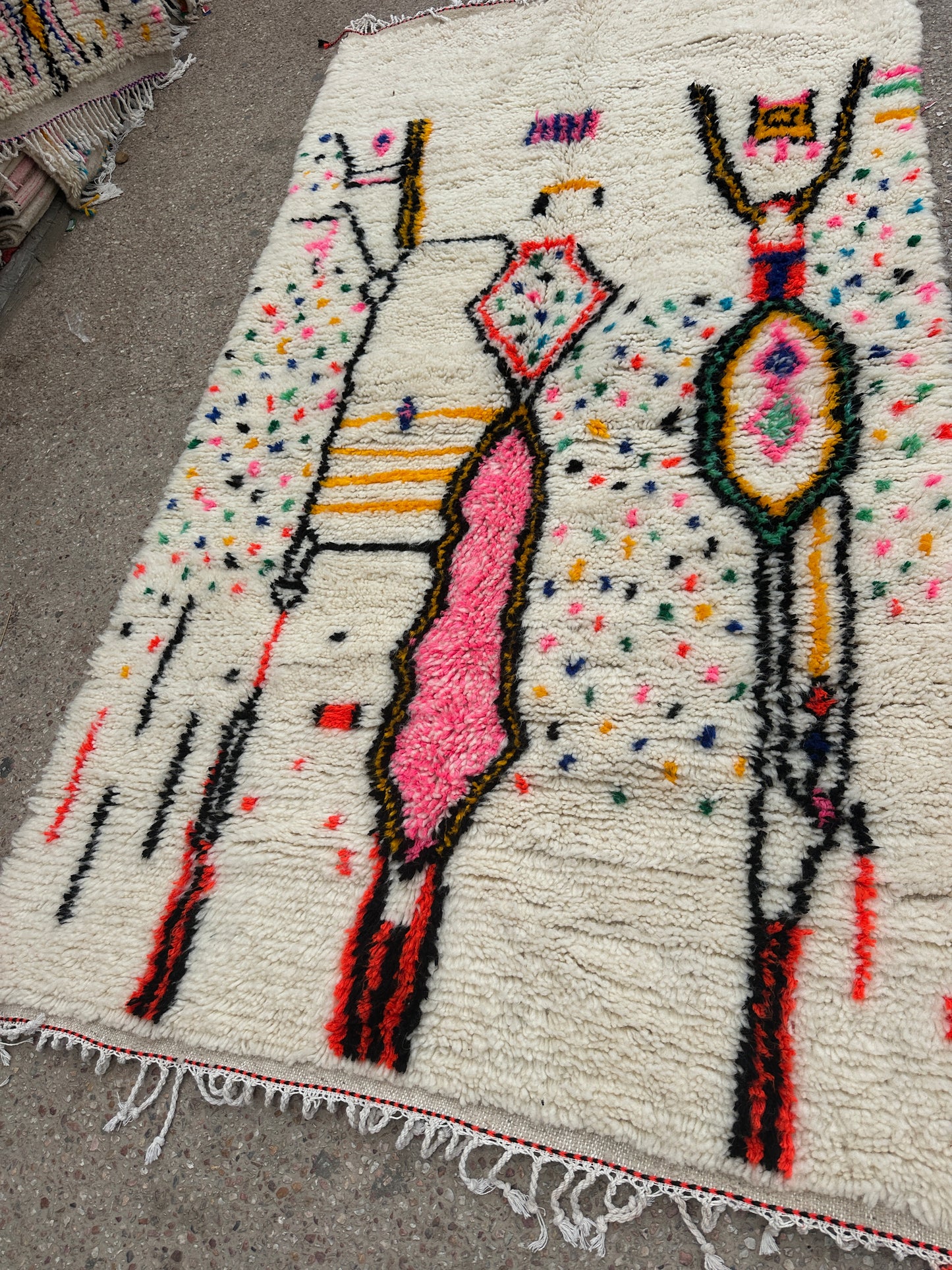 Handmade Azilal Rug, size 250 x 150 cm || 8.2 x 4.92 ft