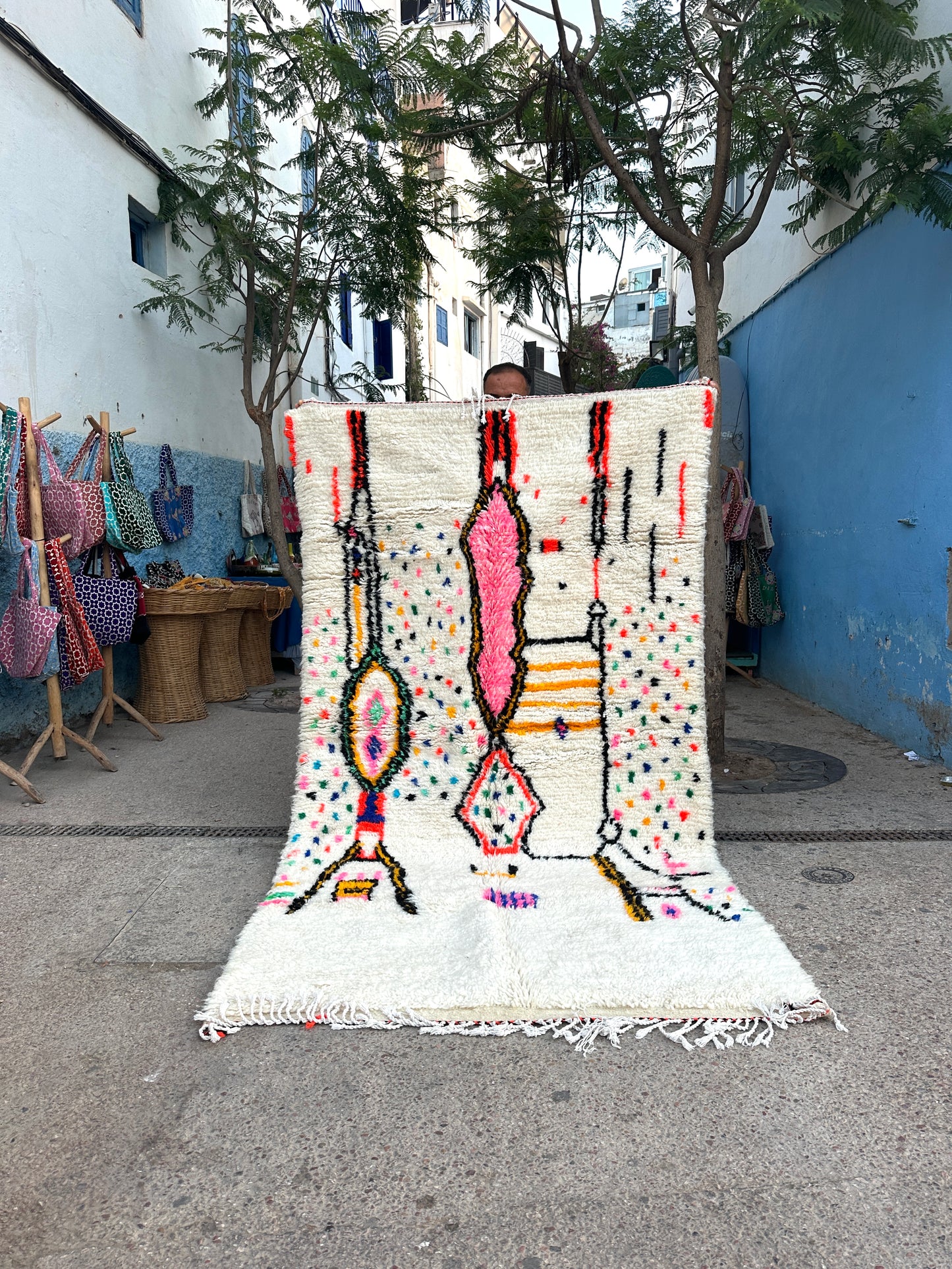 Handmade Azilal Rug, size 250 x 150 cm || 8.2 x 4.92 ft