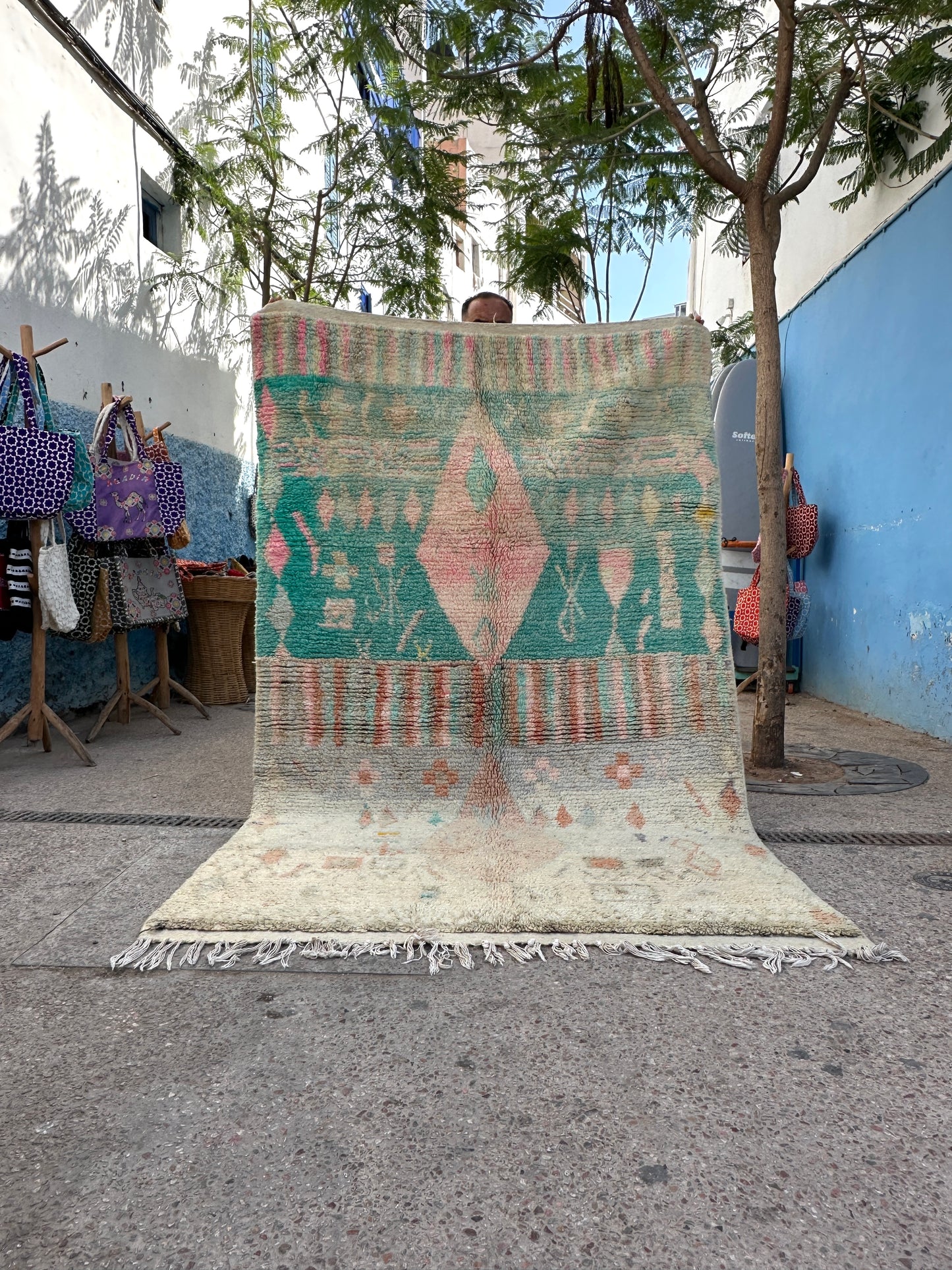 Handmade Azilal Rug, size 250 x 150 cm || 8.2 x 4.92 ft