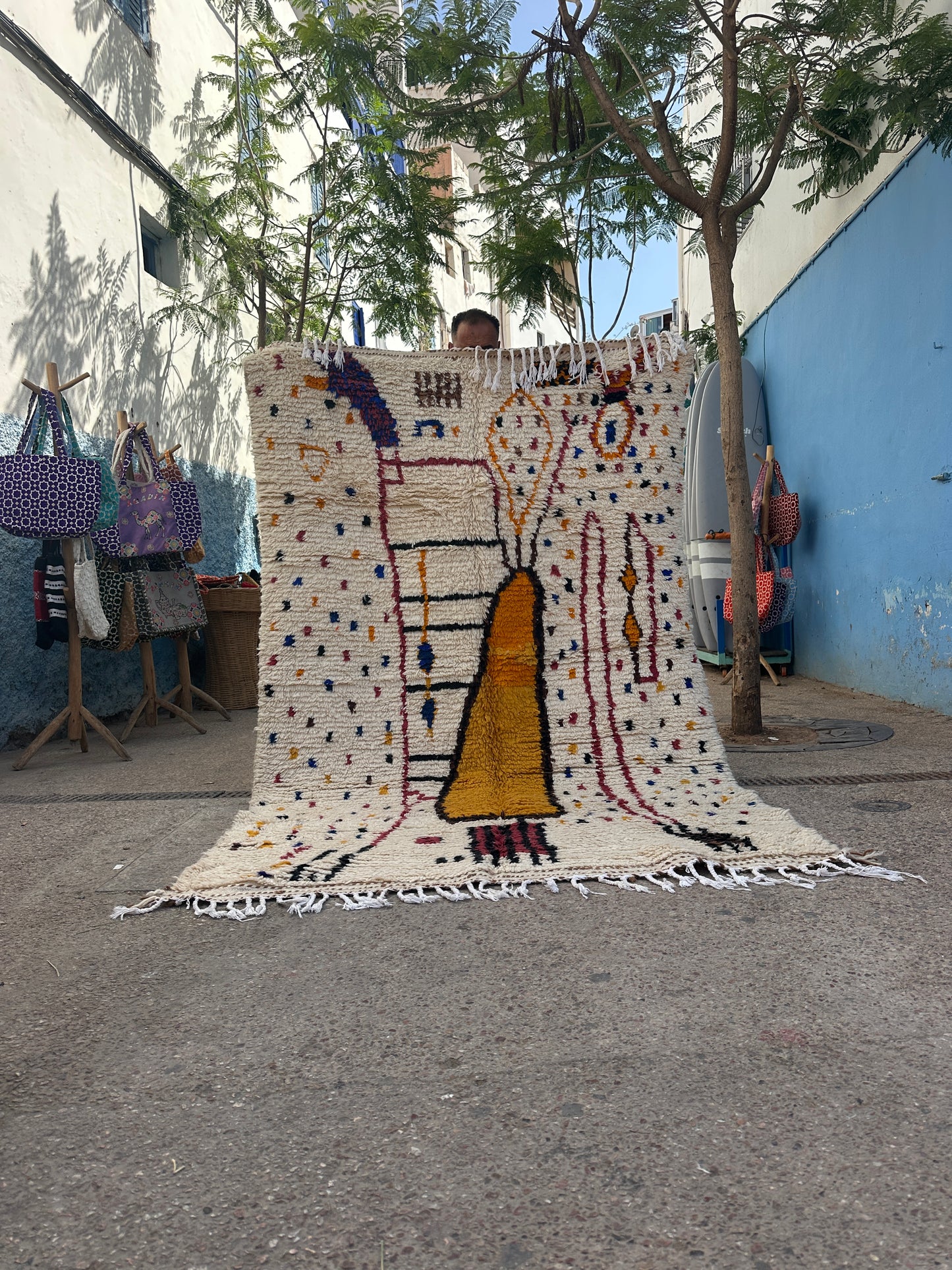 Handmade Azilal Rug, size 250 x 150 cm || 8.2 x 4.92 ft