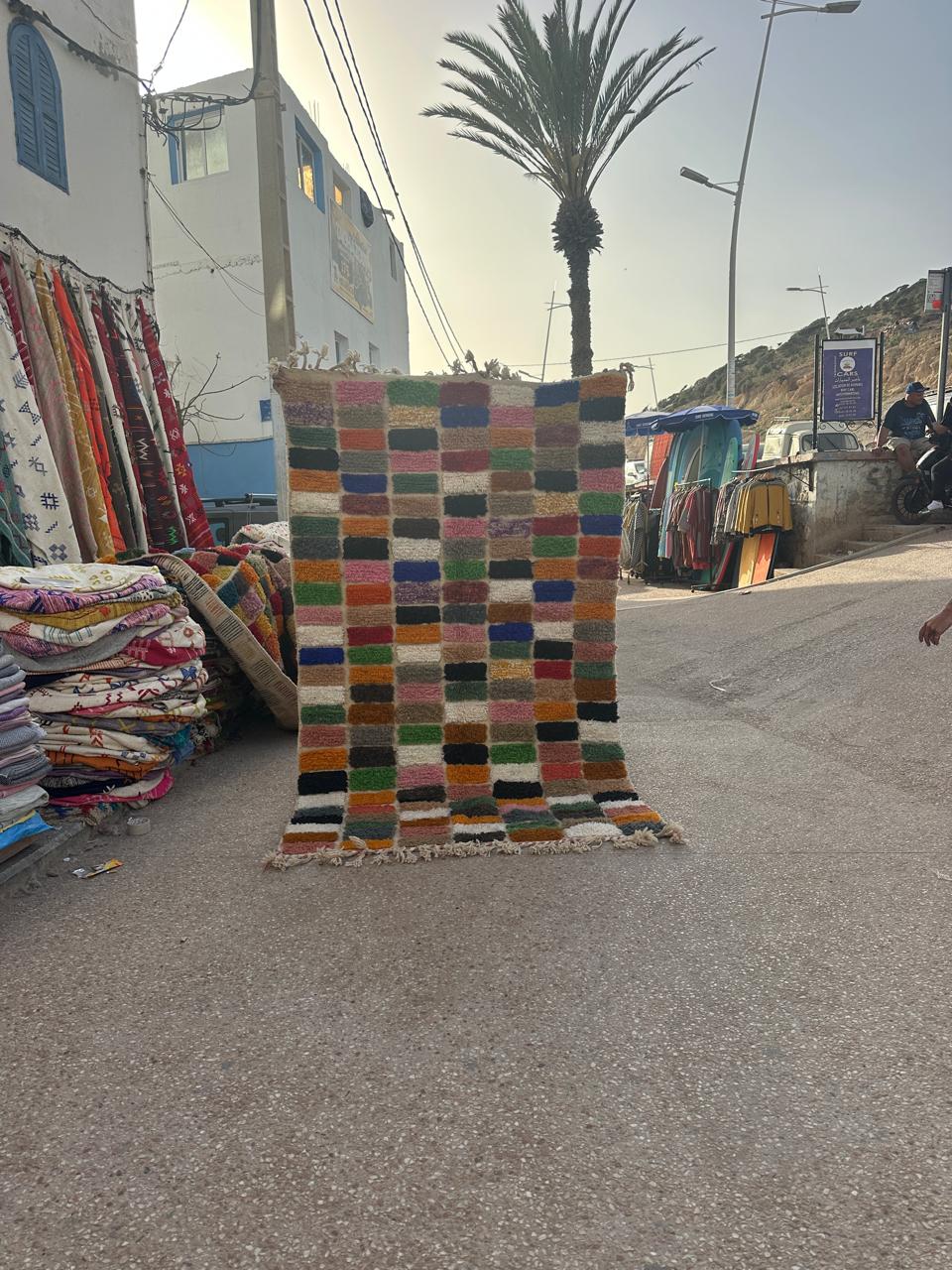 Handmade Azilal Rug, size 250 x 150 cm || 8.2 x 4.92 ft