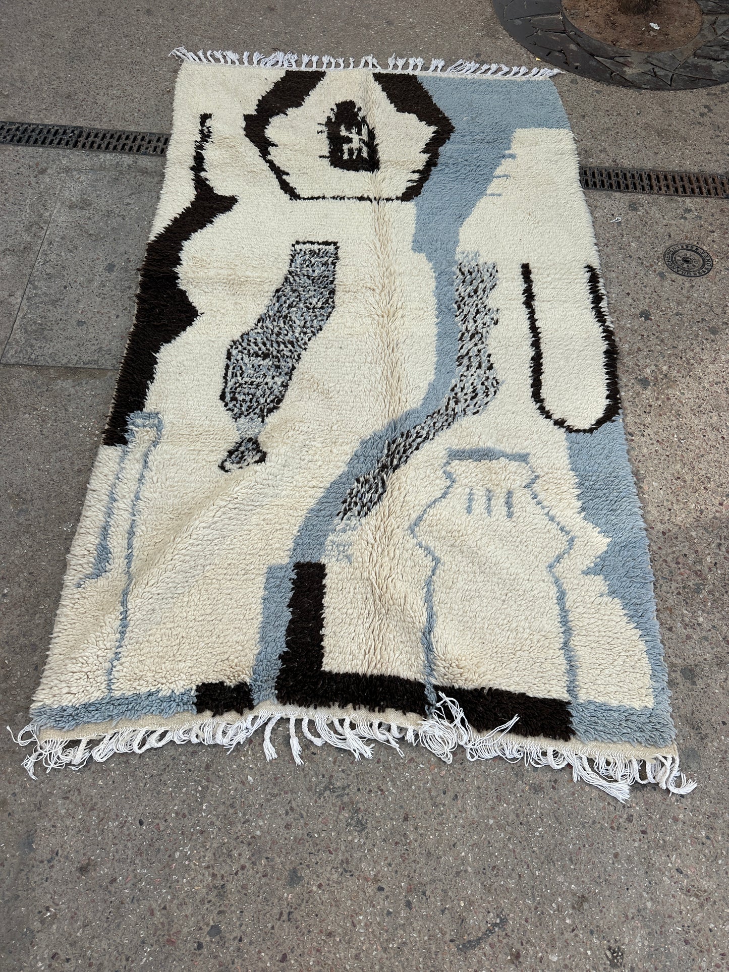 Handmade Azilal Rug, size 250 x 150 cm || 8.2 x 4.92 ft