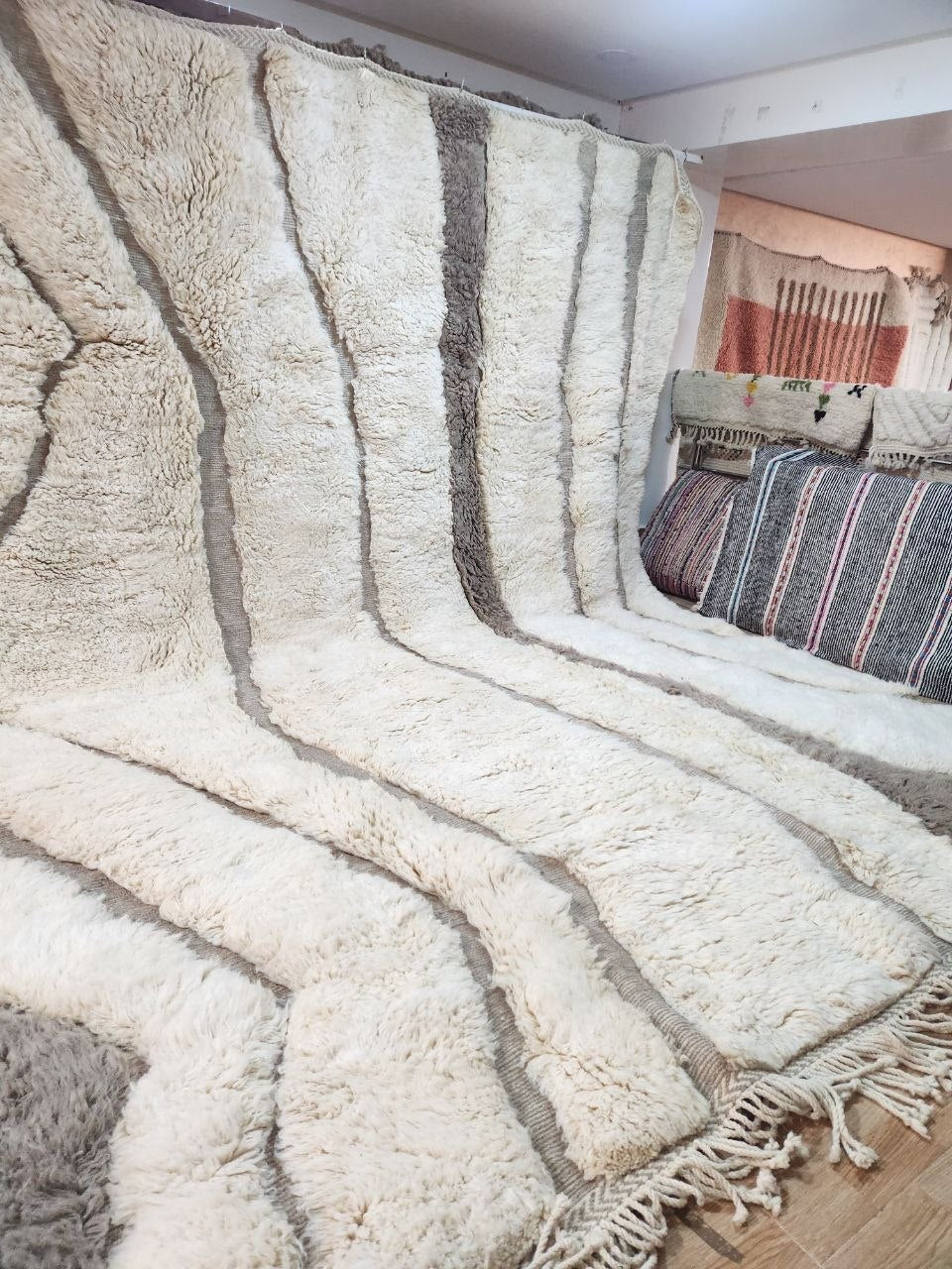 Mrirt Rug size 350 x 290 cm