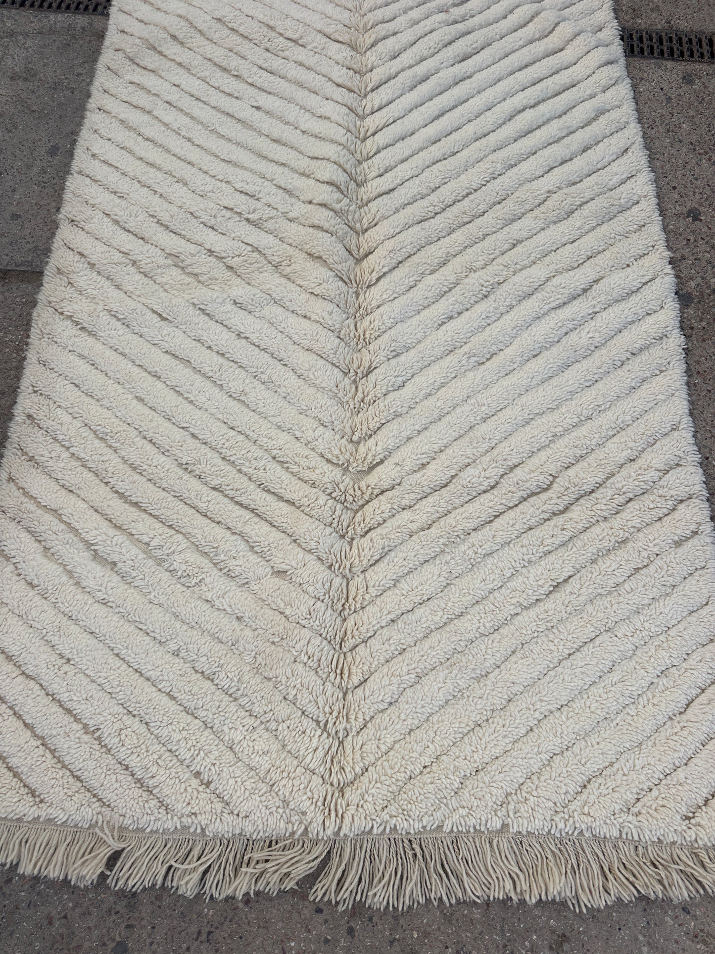 Handmade Beni Ouarain, size 250 x 150 cm || 8.2 x 4.92 ft