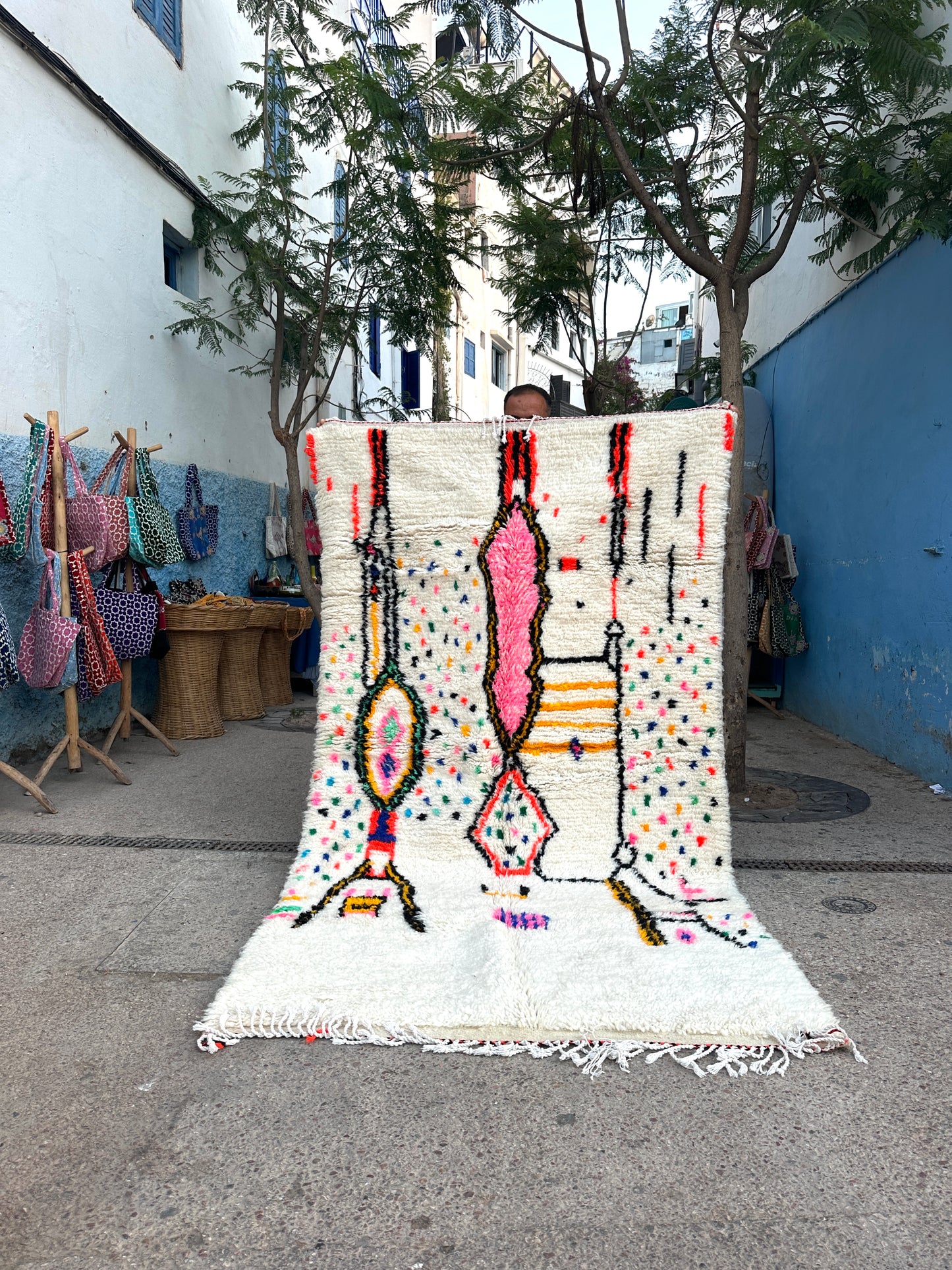 Handmade Azilal Rug, size 250 x 150 cm || 8.2 x 4.92 ft