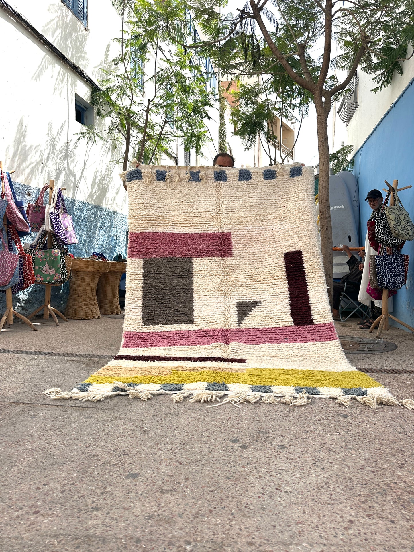 Handmade Beni Ouarain, size 250 x 150 cm || 8.2 x 4.92 ft