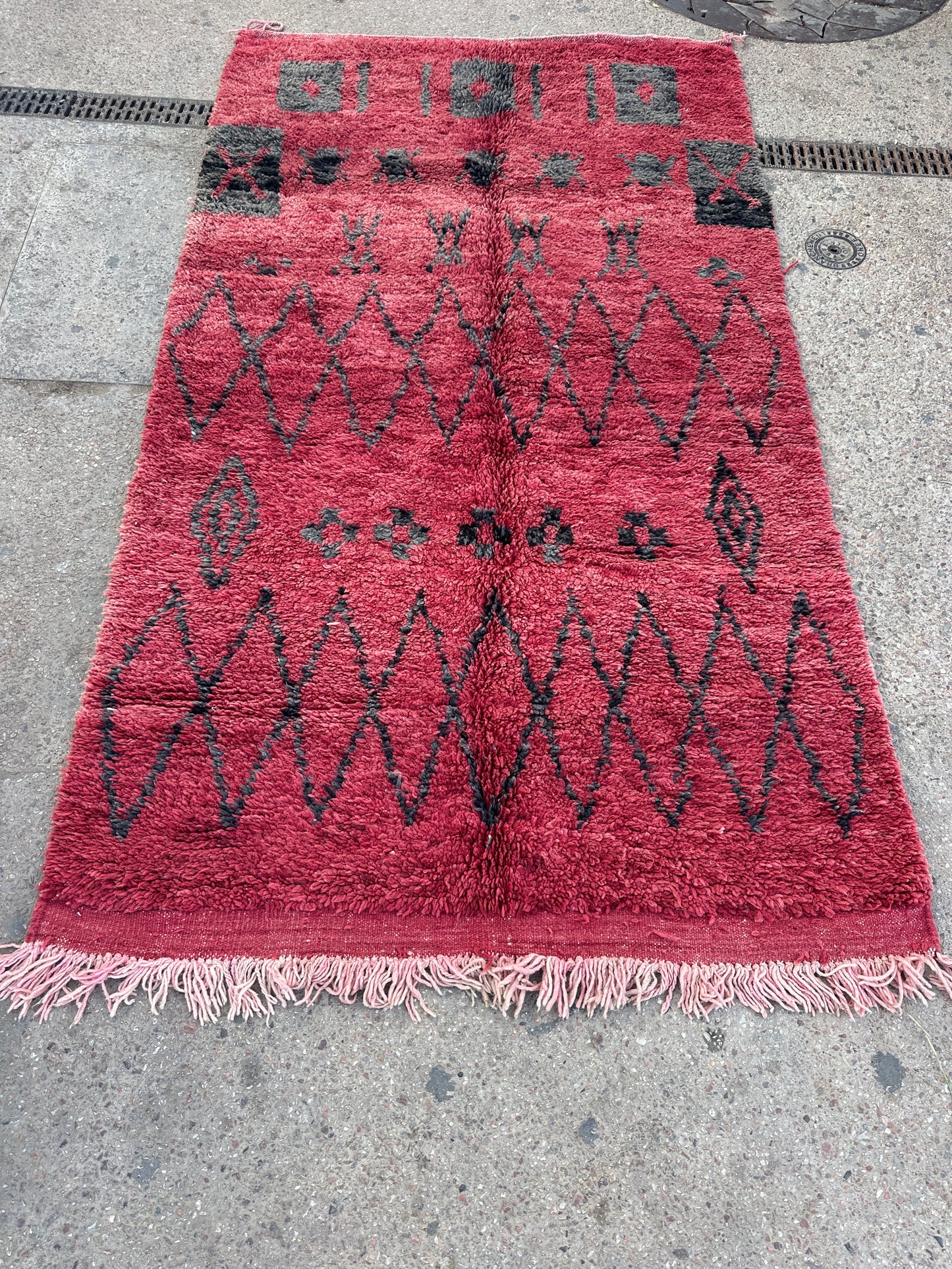 Handmade Beni Ouarain, size 250 x 150 cm || 8.2 x 4.92 ft