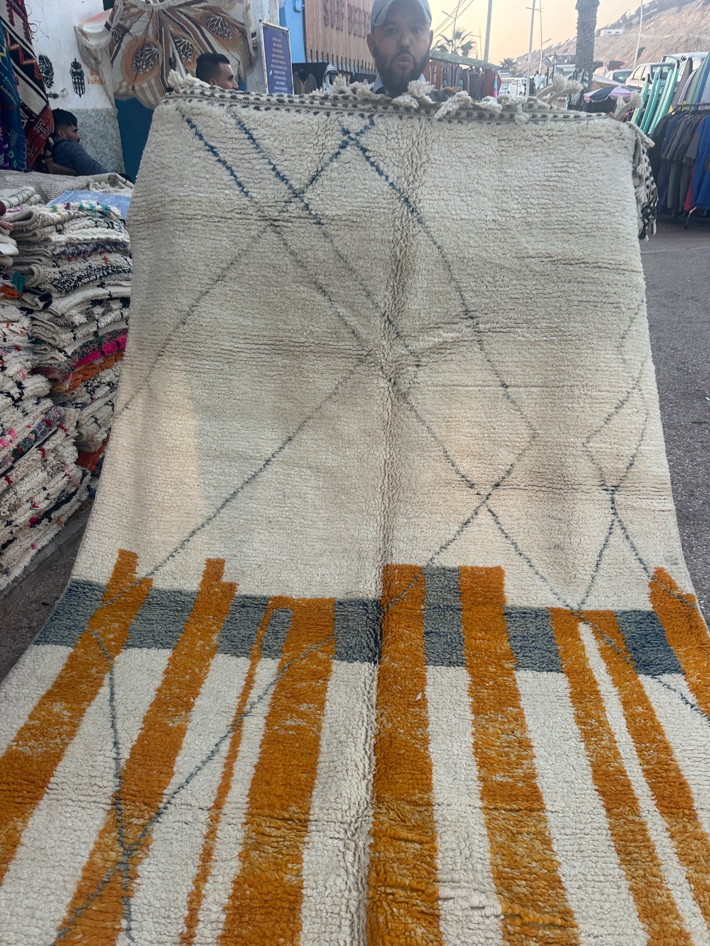 Beni Ouarain Rug size 300 x 200 cm || 9.84 x 6.56 ft