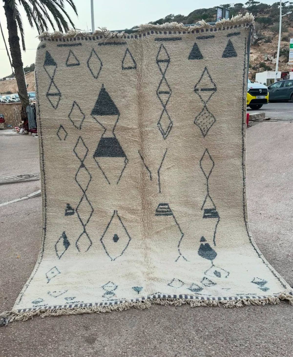 Beni Ouarain Rug size 300 x 200 cm || 9.84 x 6.56 ft