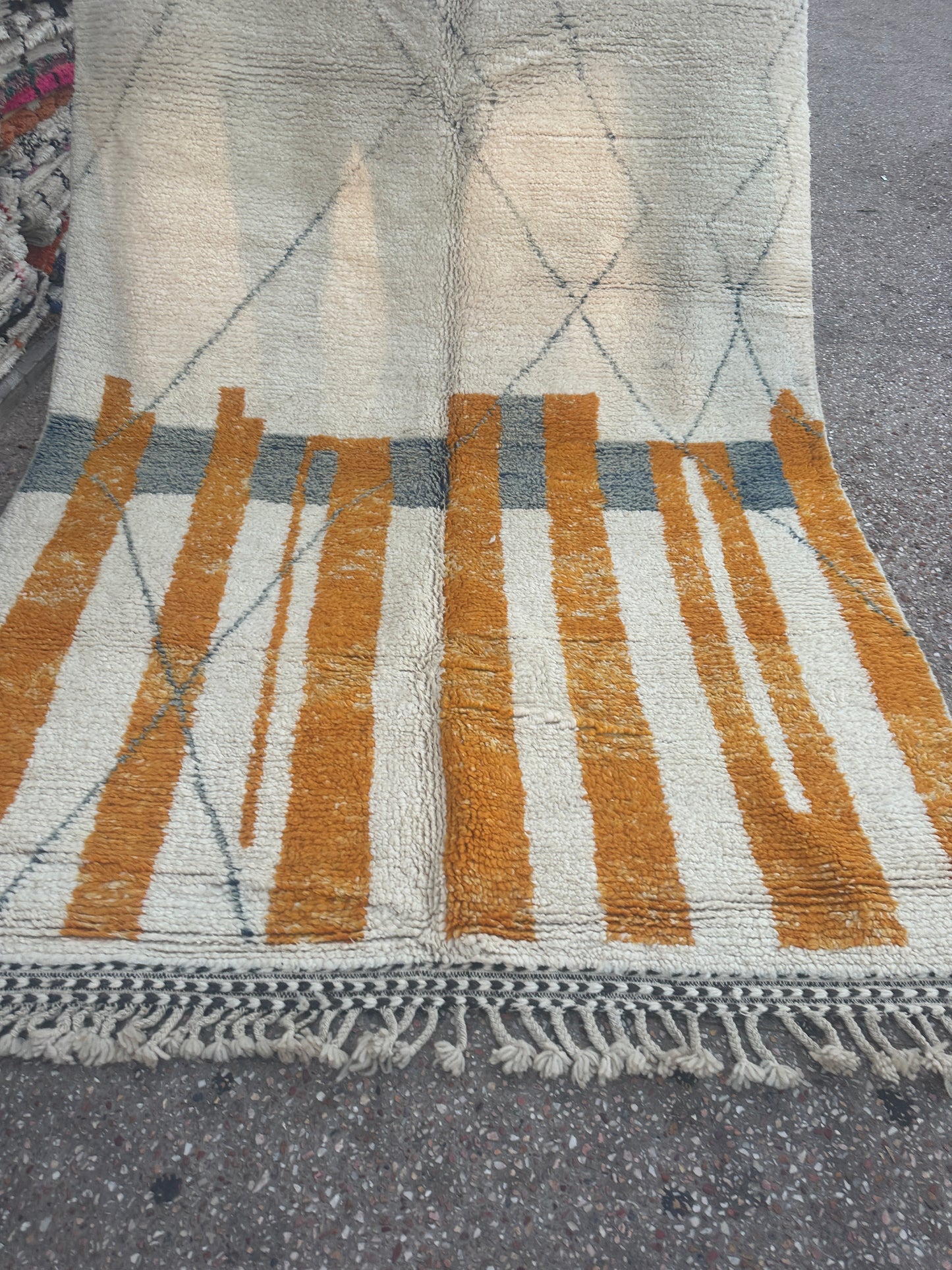Beni Ouarain Rug size 300 x 200 cm || 9.84 x 6.56 ft