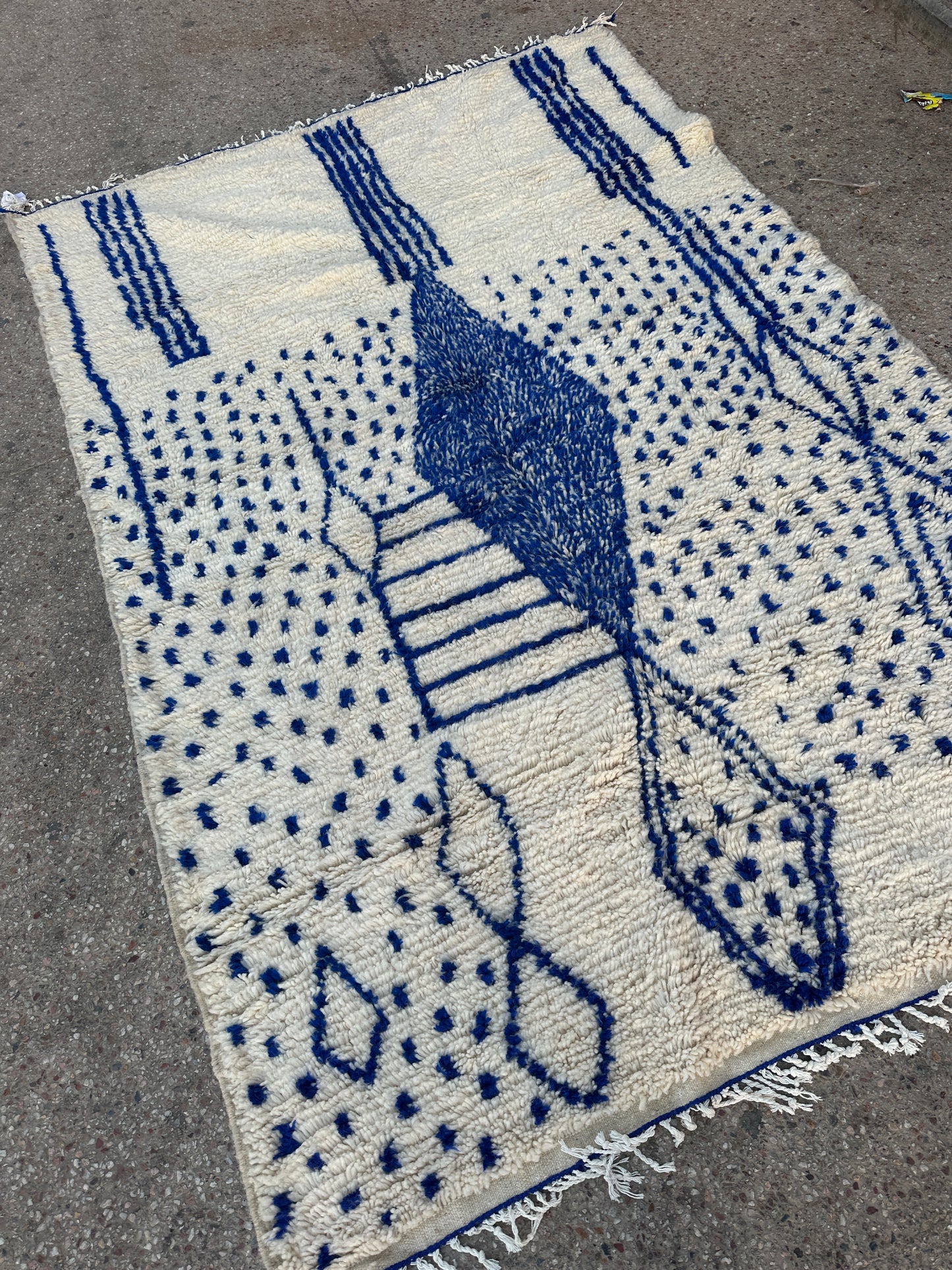 Handmade Azilal Rug, size 300 x 200 cm || 9.84 x 6.56 ft