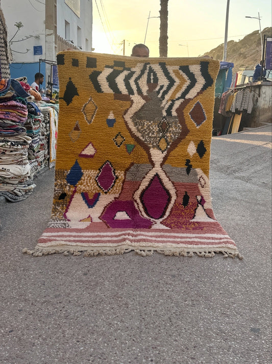 Handmade Azilal Rug, size 250 x 150 cm || 8.2 x 4.92 ft