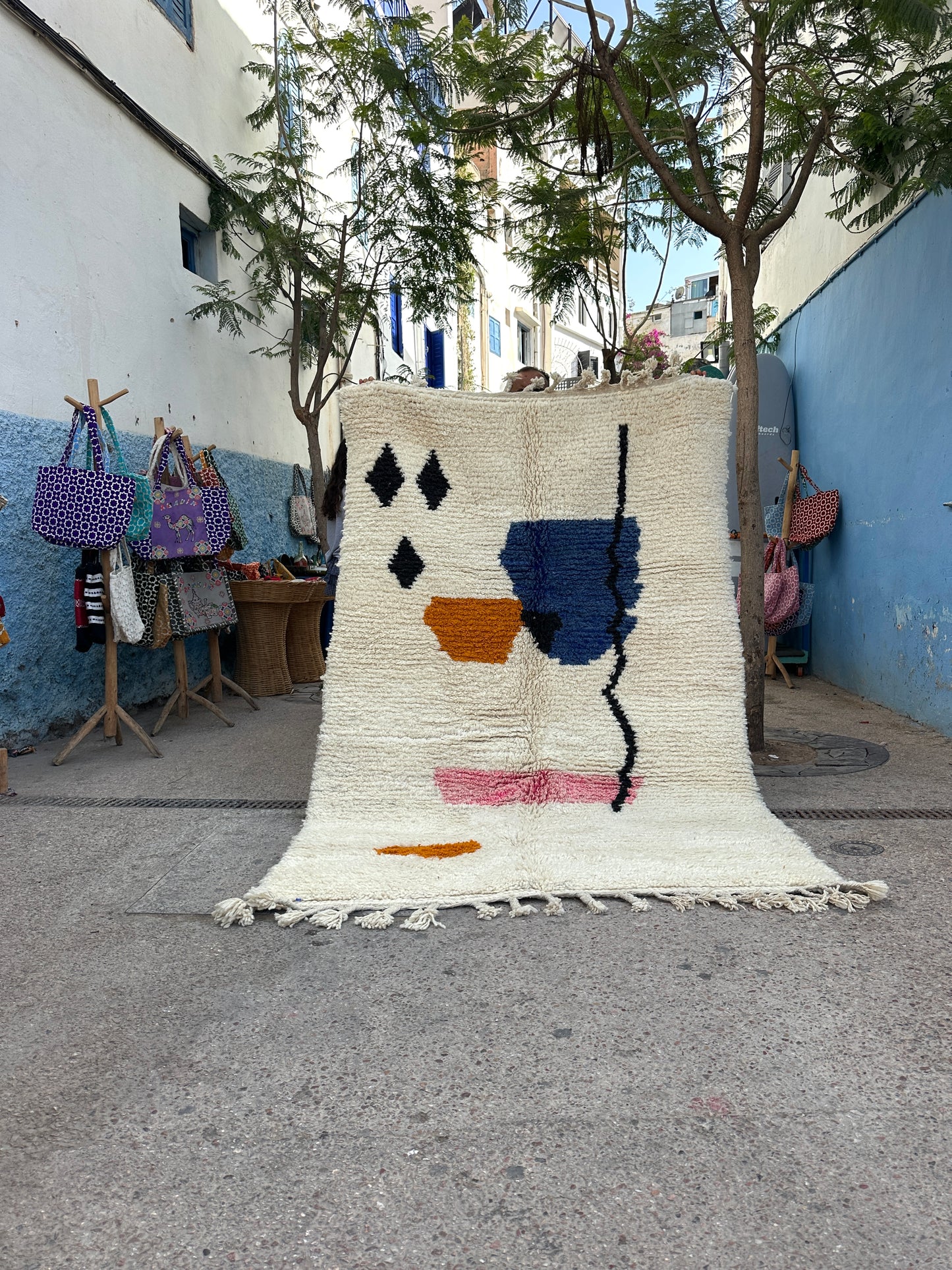 Handmade Beni Ouarain, size 250 x 150 cm || 8.2 x 4.92 ft