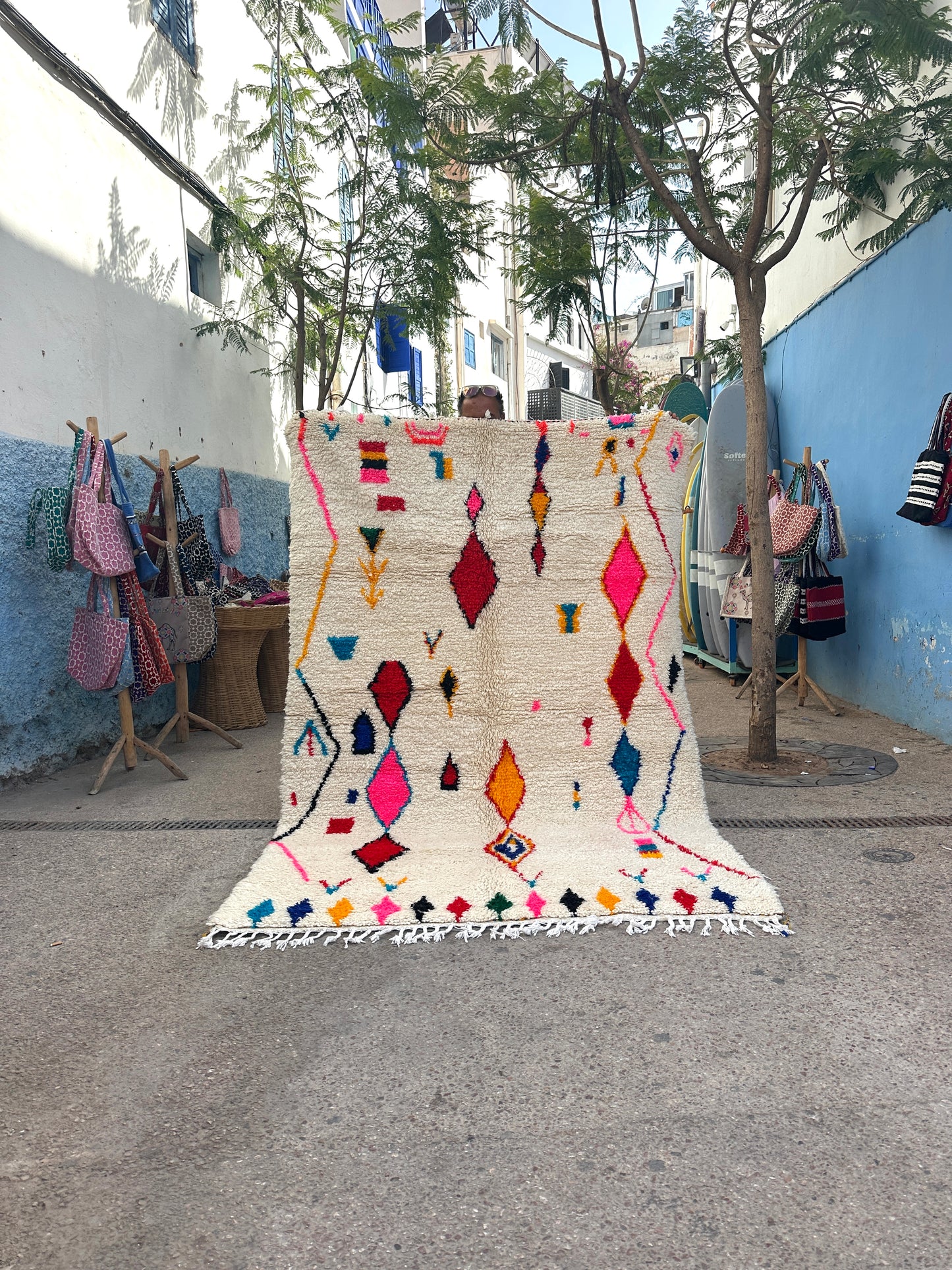 Handmade Azilal Rug, size 250 x 150 cm || 8.2 x 4.92 ft