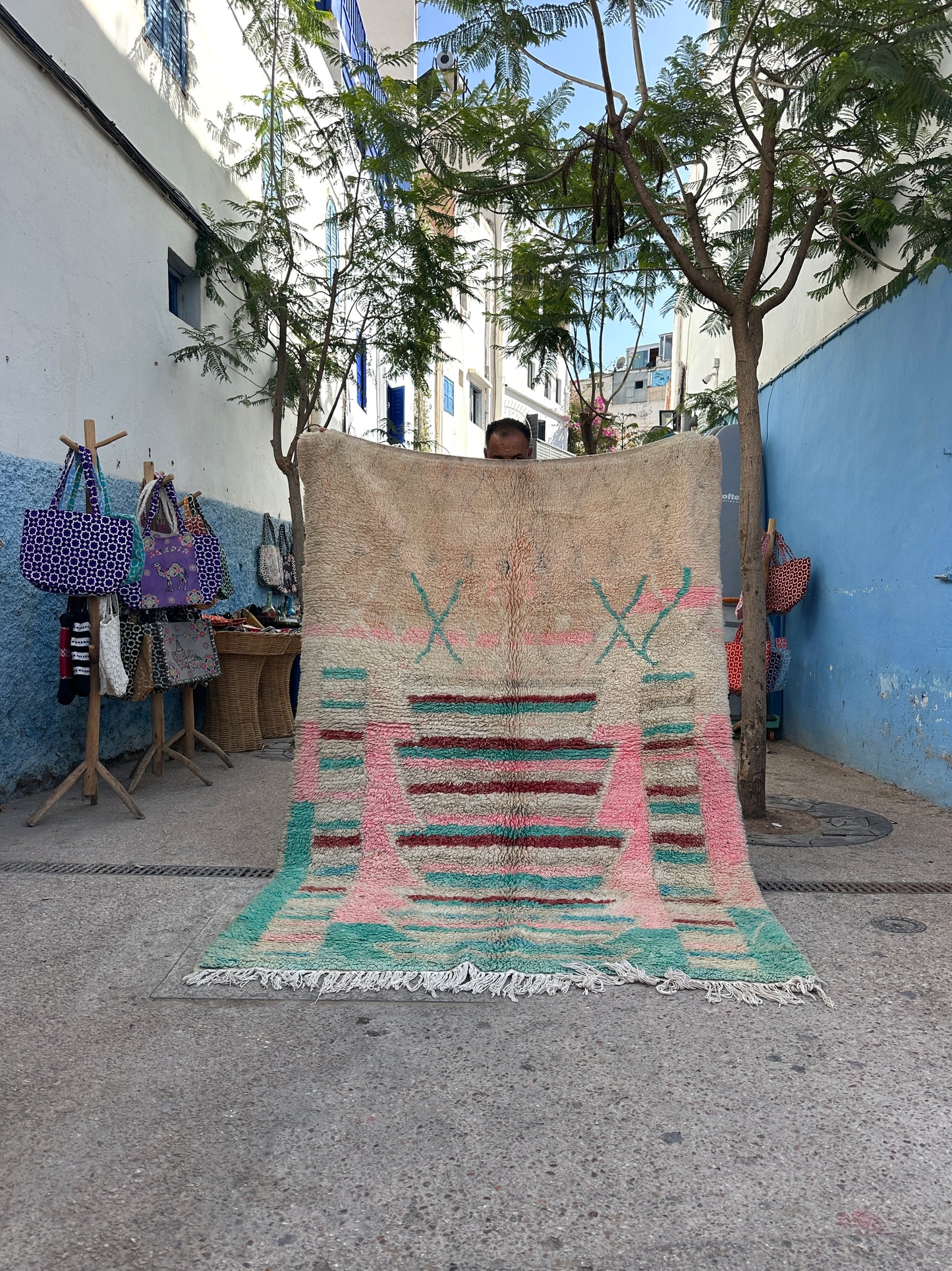 Handmade Azilal Rug, size 250 x 150 cm || 8.2 x 4.92 ft