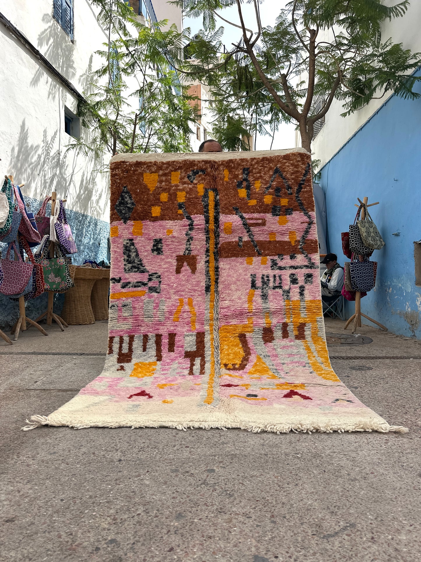 Handmade Azilal Rug, size 250 x 150 cm || 8.2 x 4.92 ft